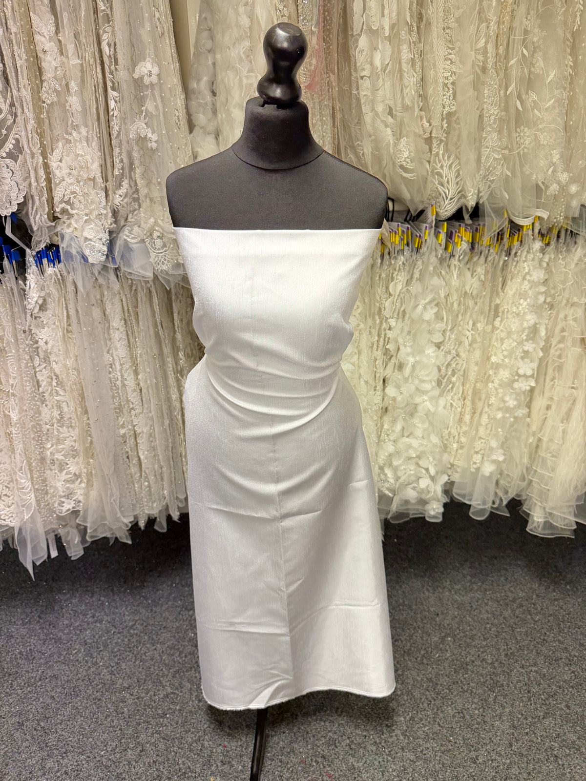 Weißes Dupion mit Polyester-Satin-Rückseite – Klarheit (P967)