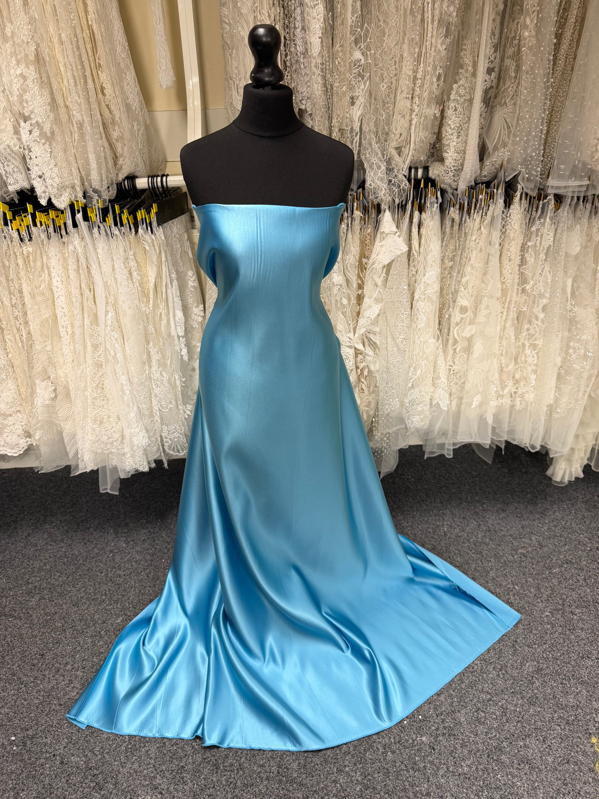 Hellblauer Polyester-Duchess-Satin - Contessa