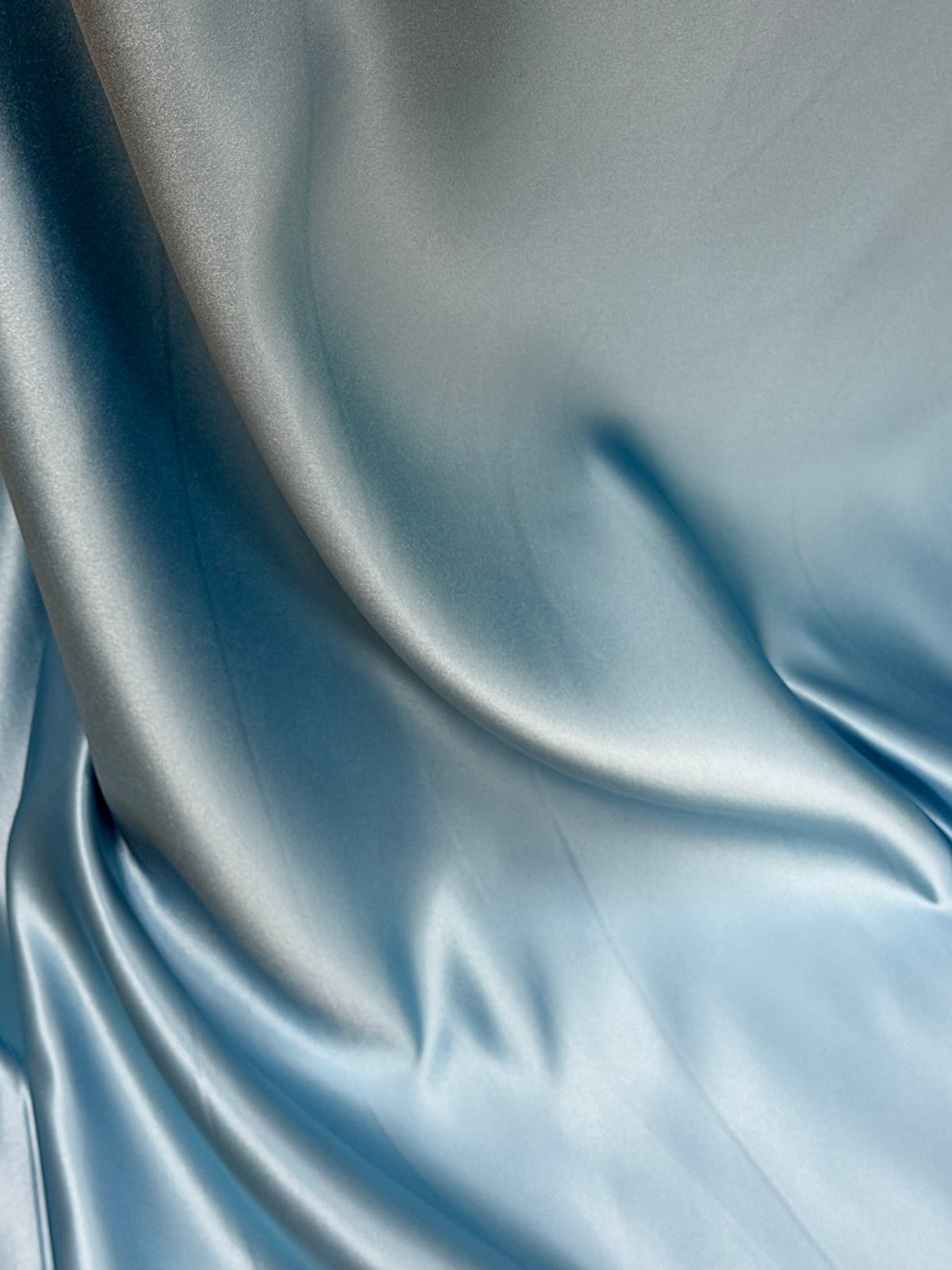 Hellblauer Polyester-Duchess-Satin - Contessa