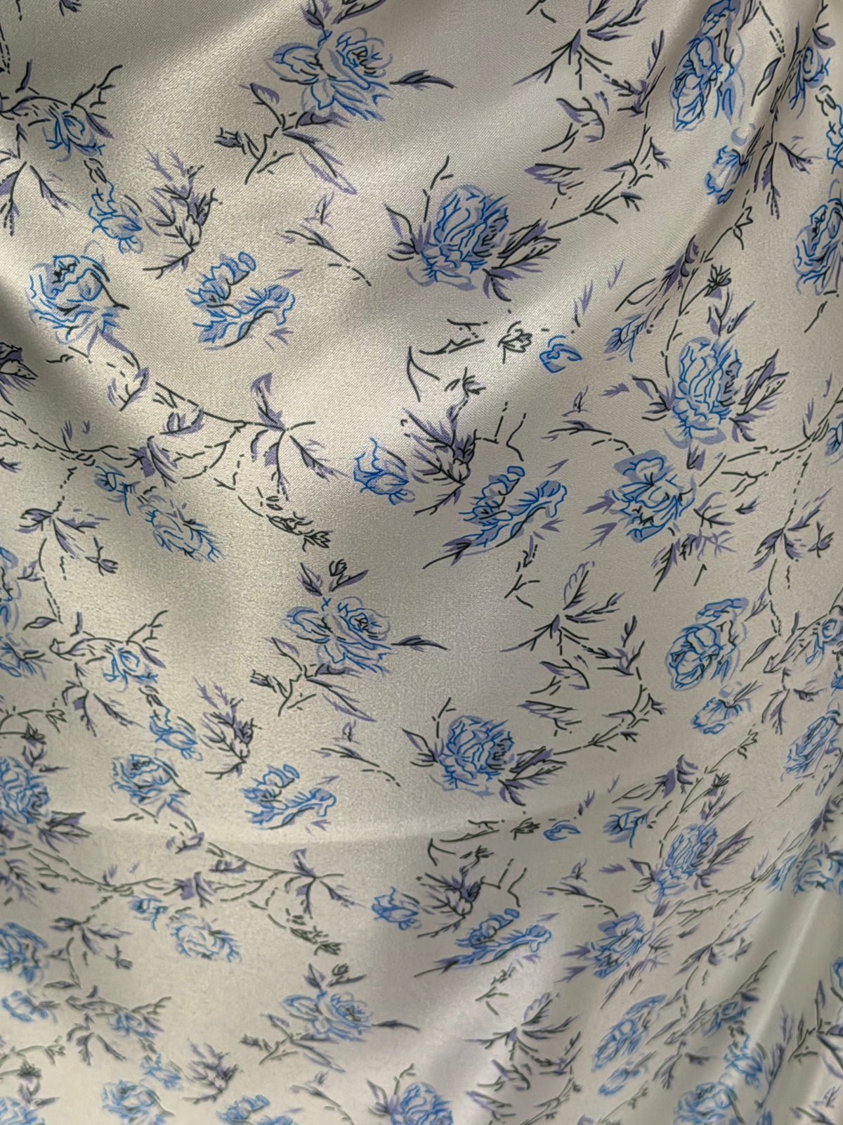 Elfenbein/Blau bedruckter Satin – PR1004