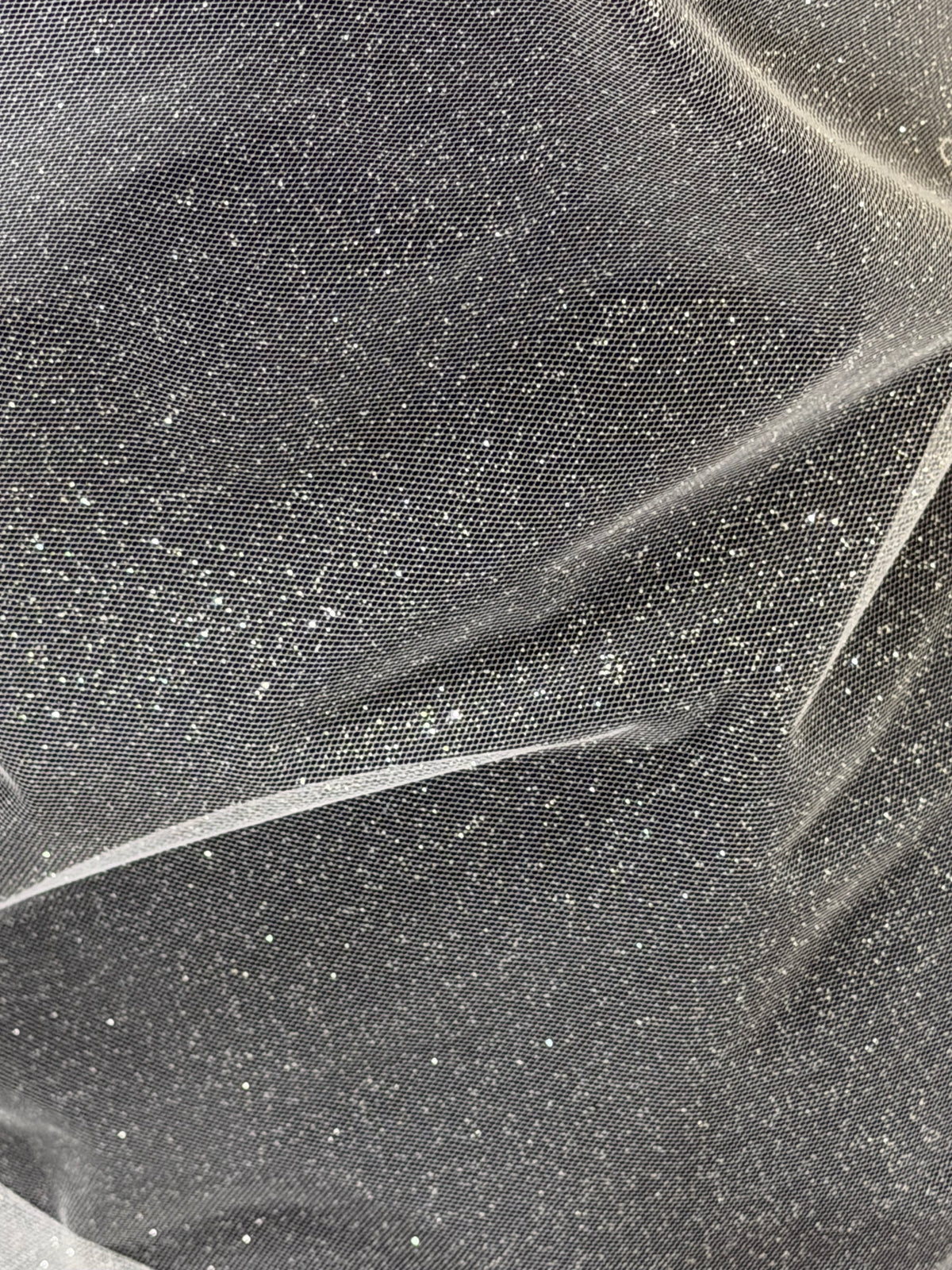 Weißer Tüll mit silbernem Glitzer - P15