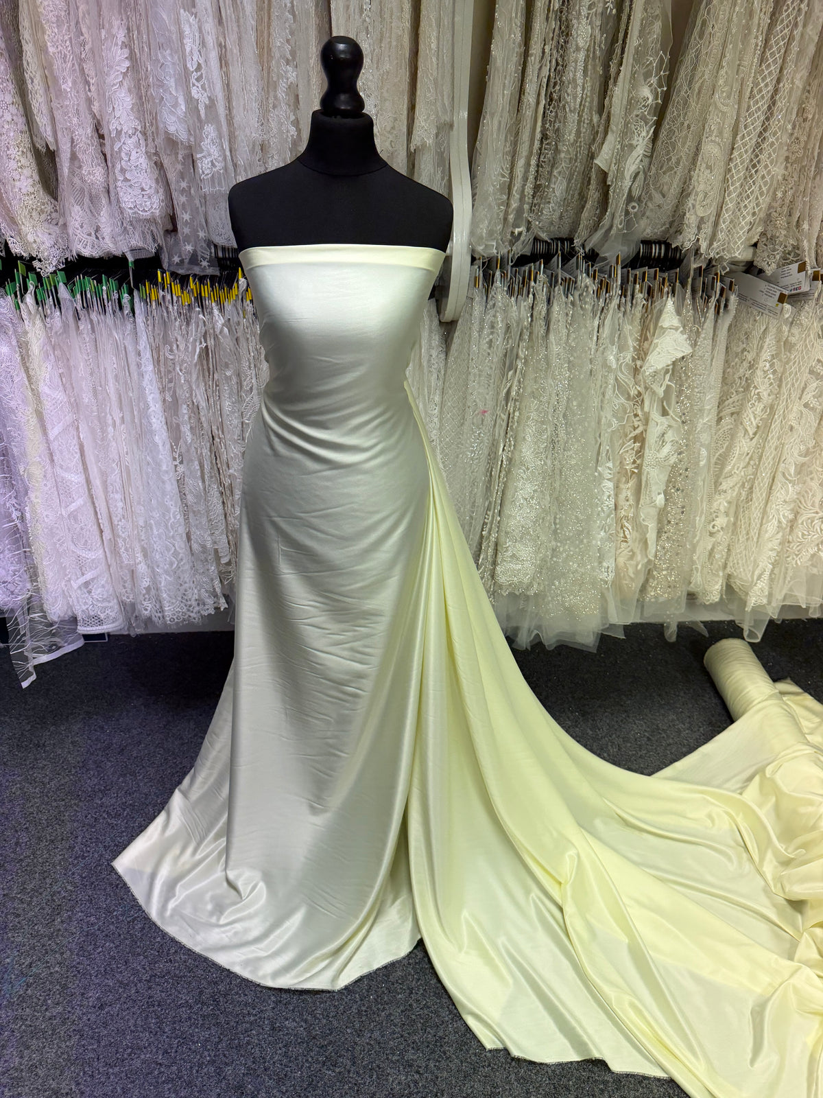 Zitronengelber Polyester-Softsatin - Trust (P77)