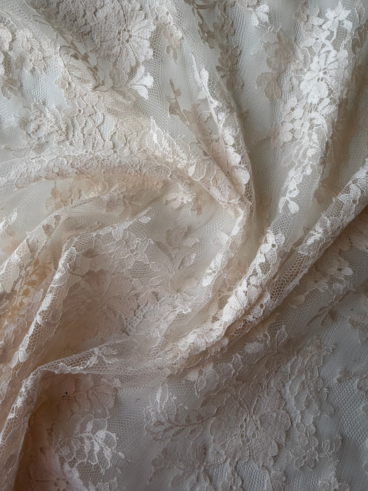 Austernrosa Chantilly-Spitze - P294