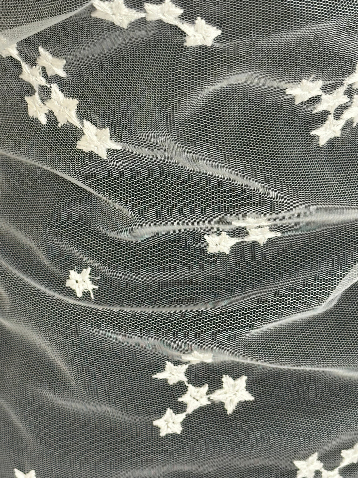 Elfenbeinfarbene Stickspitze – EU5005