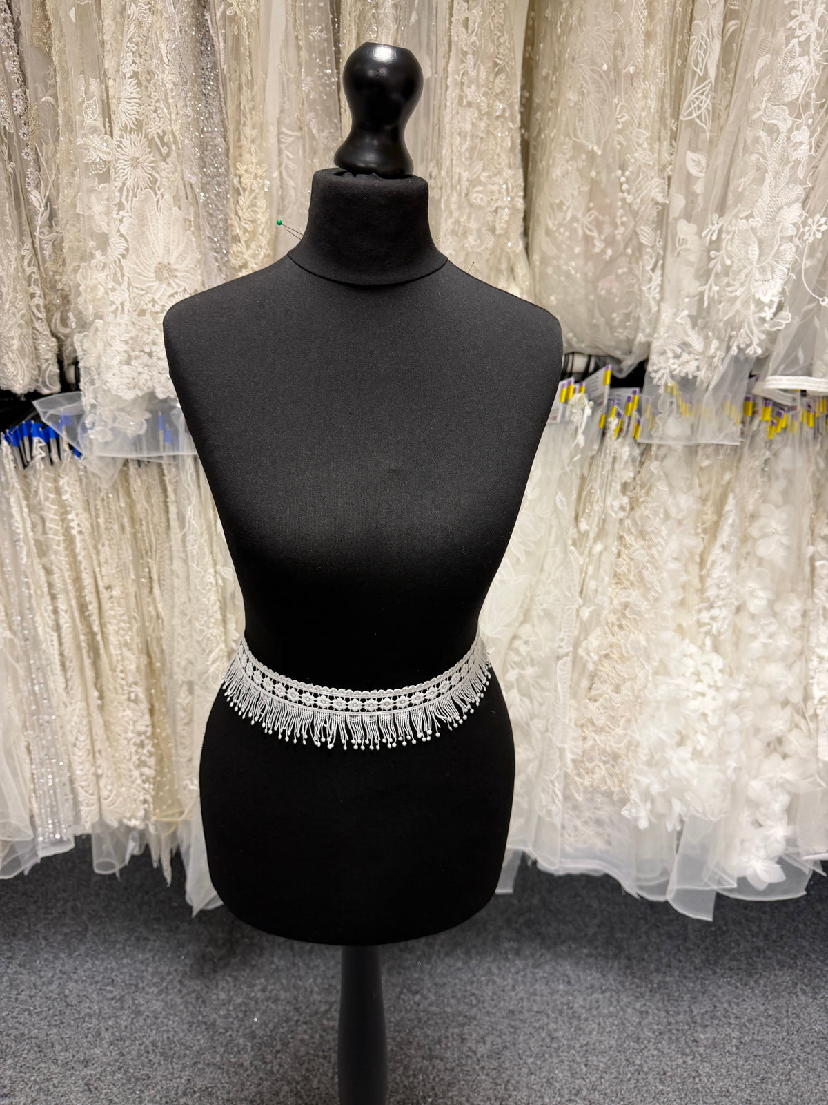 Ivory Fringed Guipure Lace Trim - EH4008