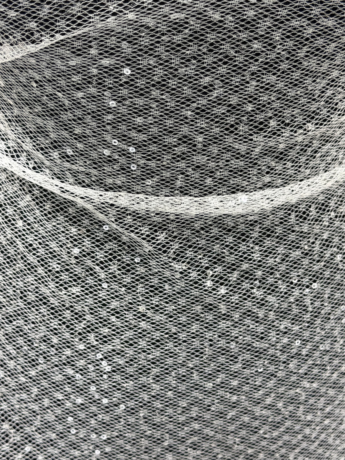 Elfenbeinfarbene Pailletten-Raschelspitze – EB3046
