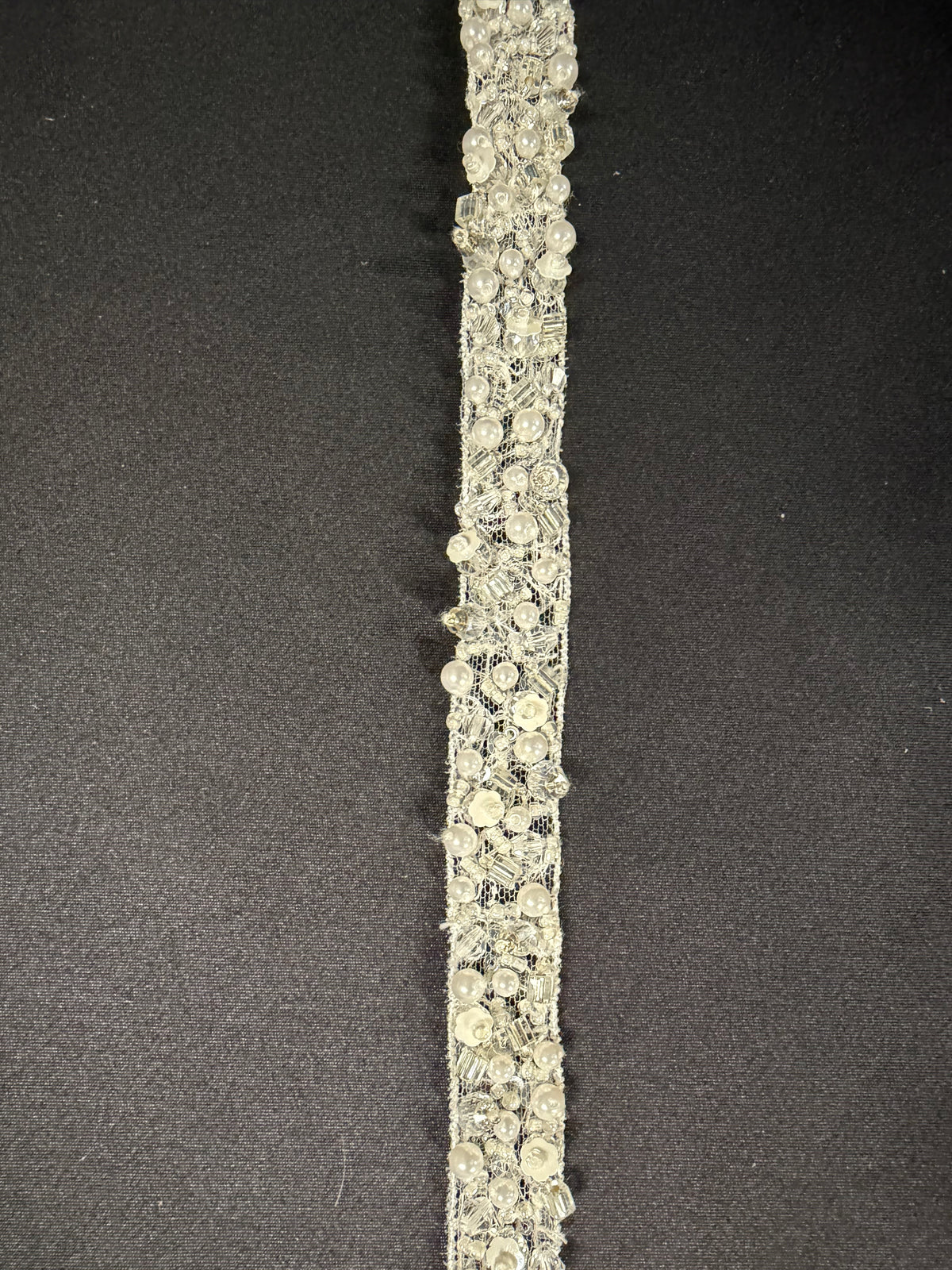 Elfenbeinfarbene Perlen-Spitzenborte - T743
