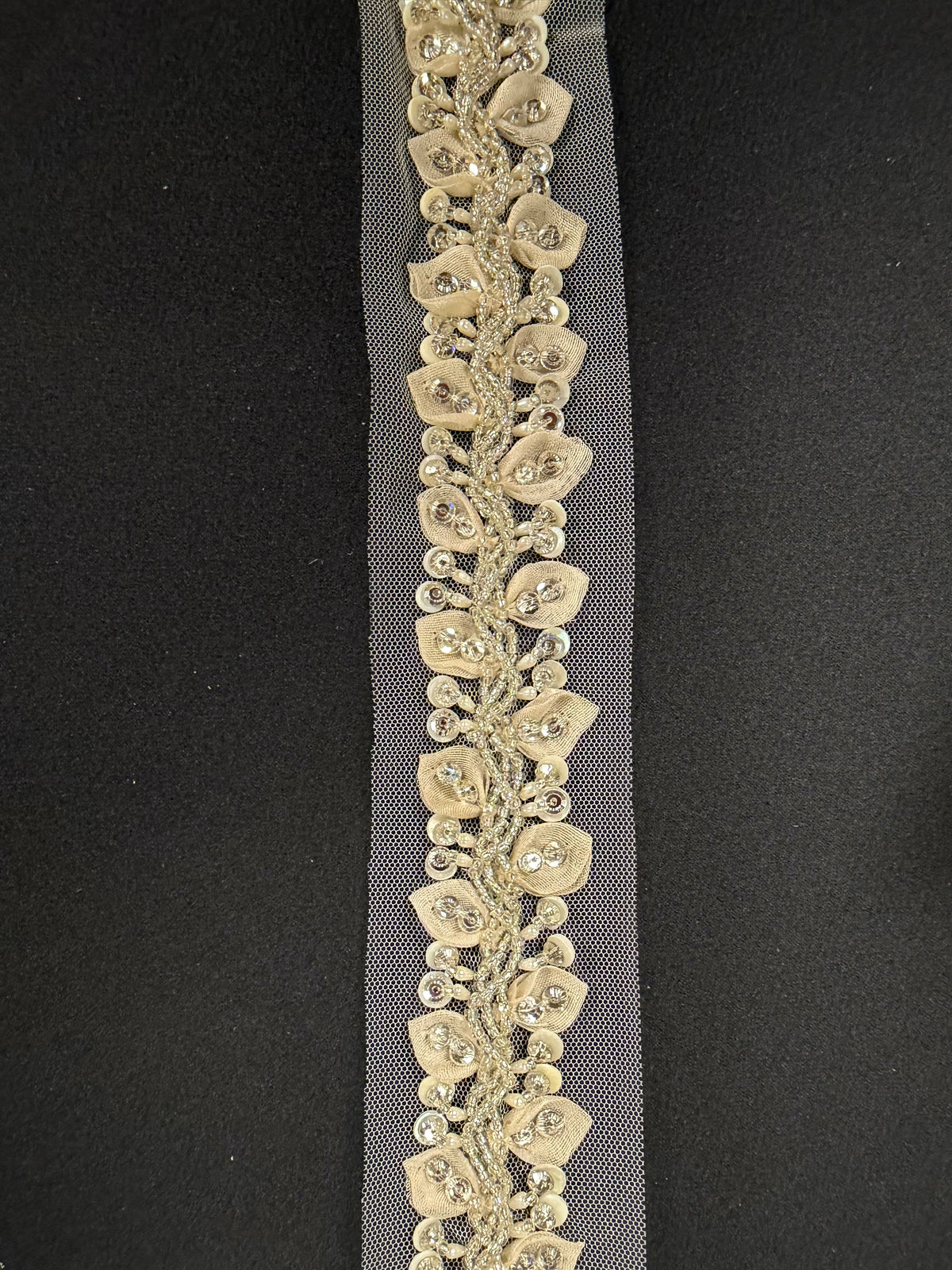 Elfenbein/Silberne 3D-Kristallperlenborte - T518