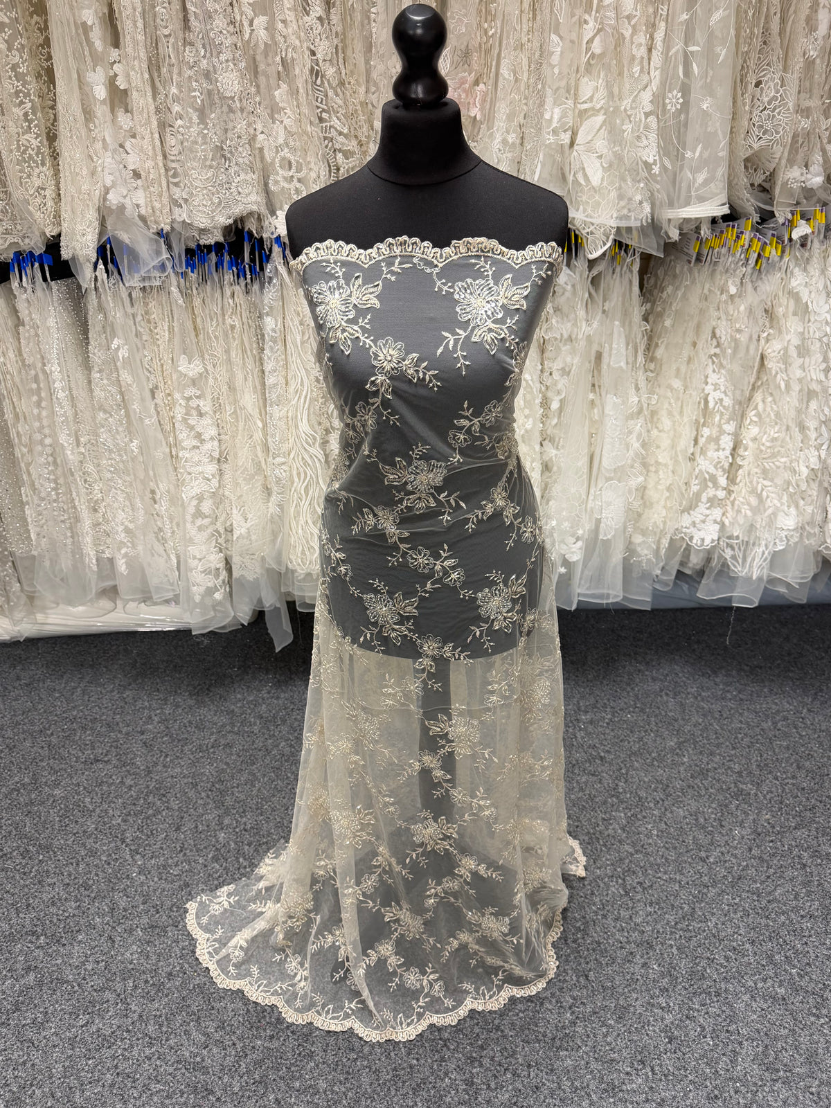 Champagne Beaded Lace – P509