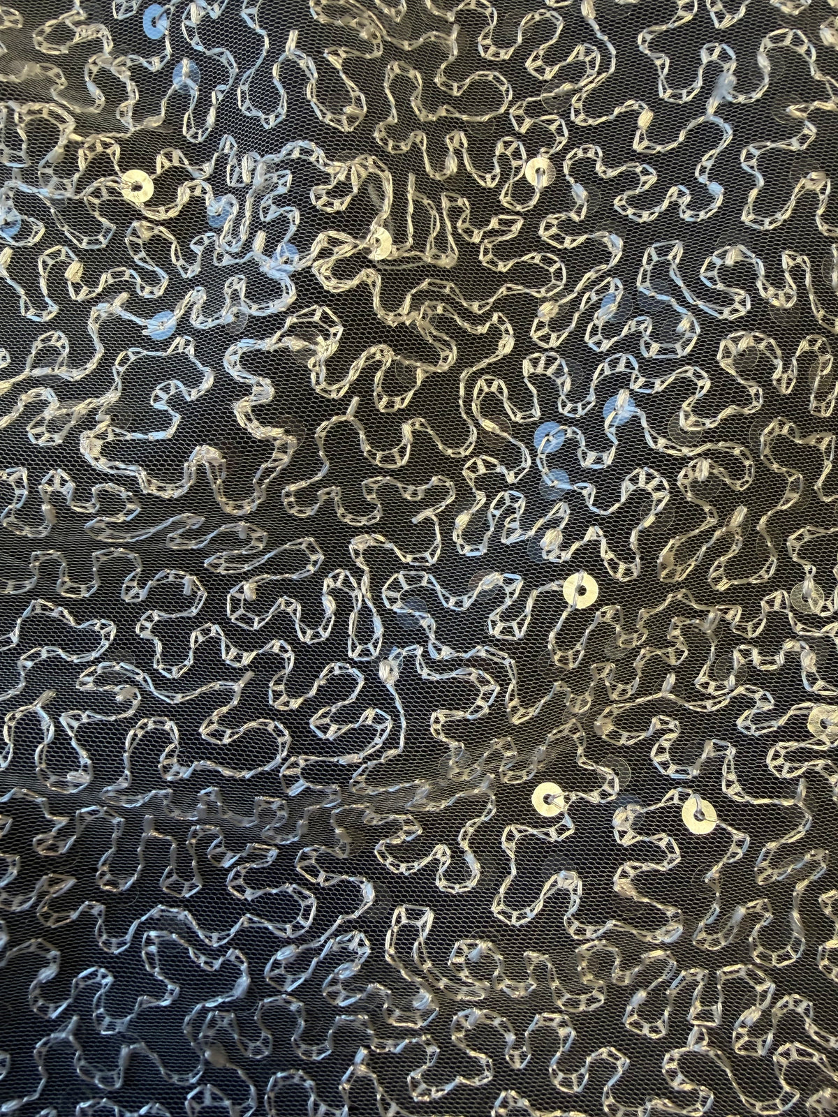 Elfenbeinfarbener, bestickter Paillettentüll – EB3001