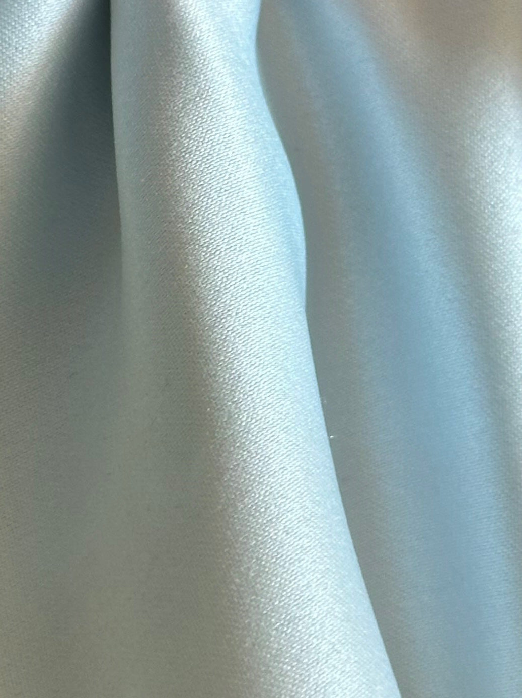 Eisblauer Polyestersatin - Mystique