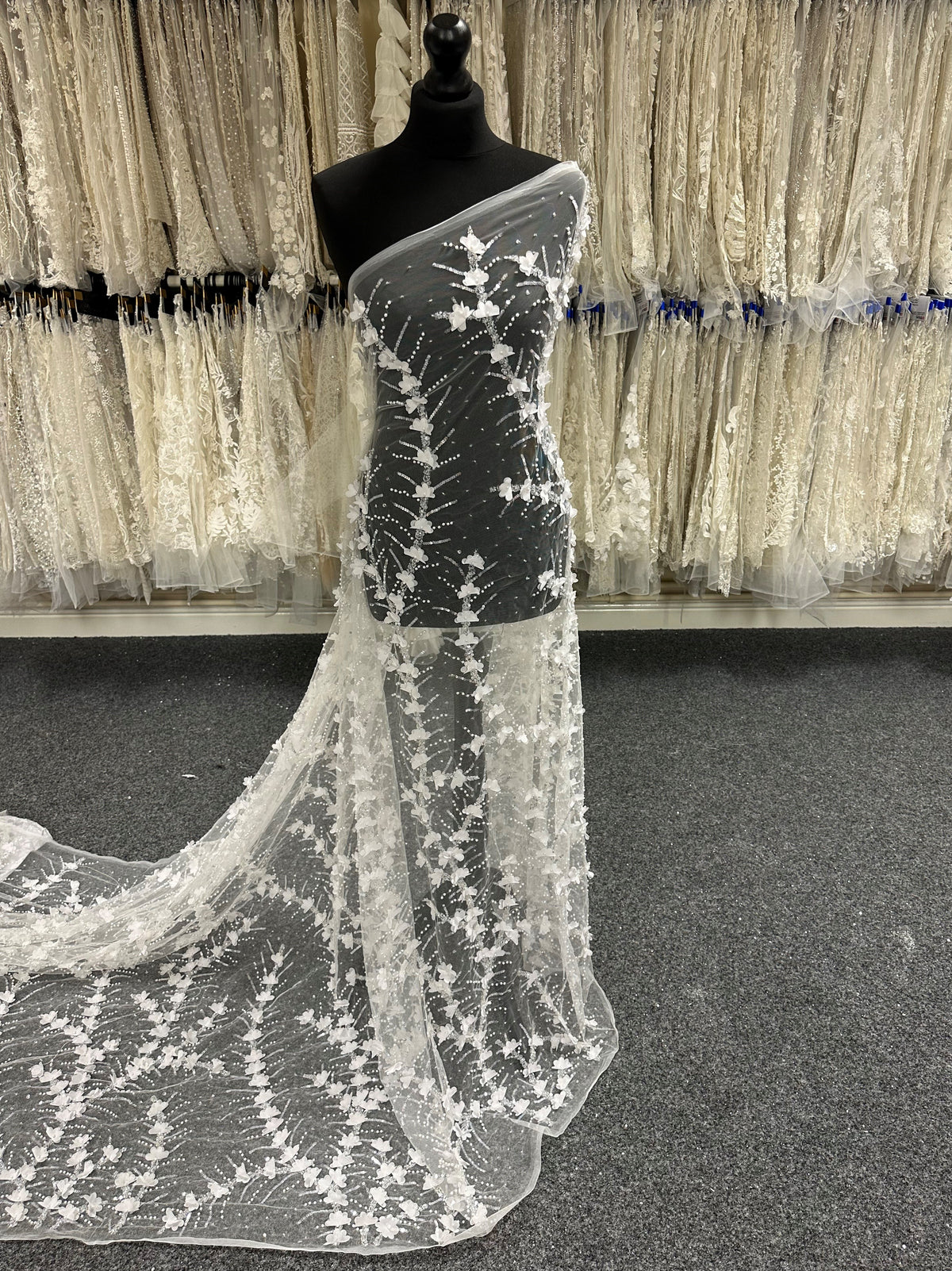 Elfenbeinfarbene 3D-Blumenspitze – Enid