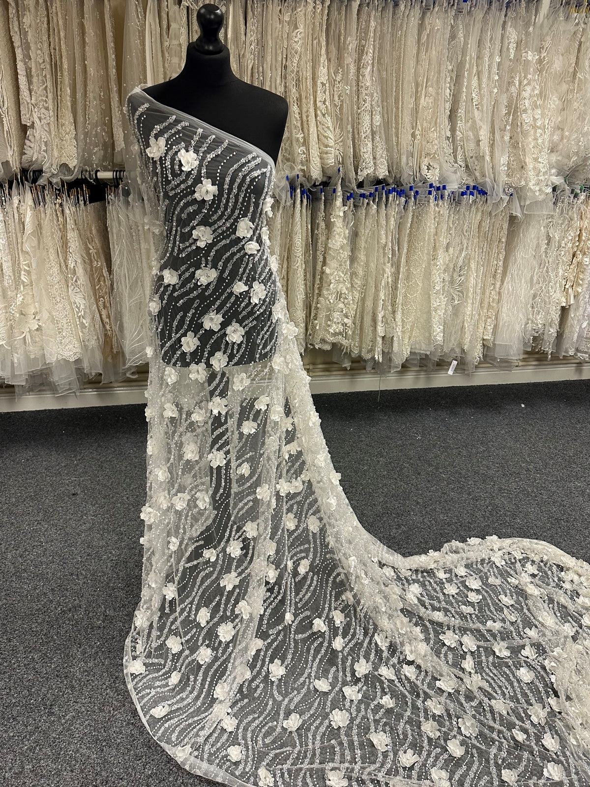 Elfenbeinfarbene 3D-Blumenspitze – Grecia