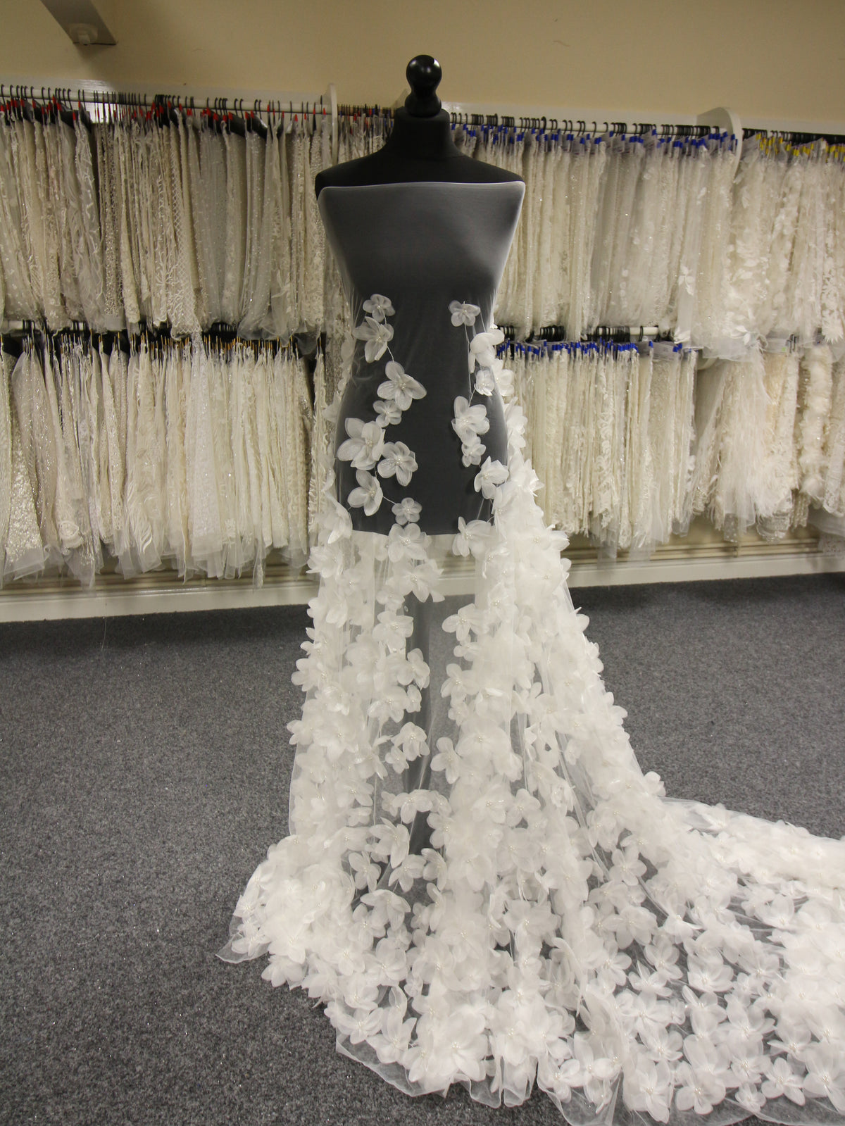 Elfenbeinfarbene 3D-Spitze – Sinclair