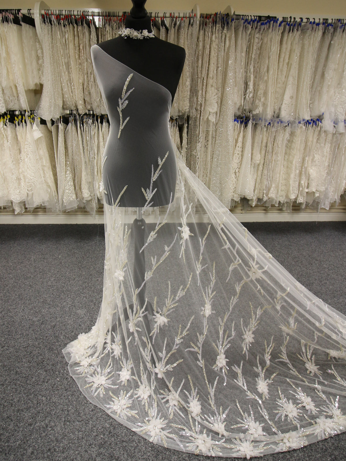 Elfenbeinfarbene 3D-Spitze – Chetana