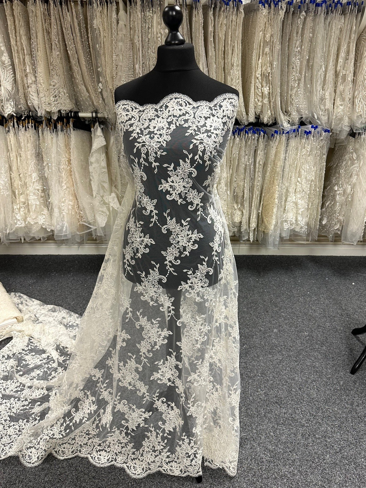 Elfenbeinfarbene Kordelspitze – Adele