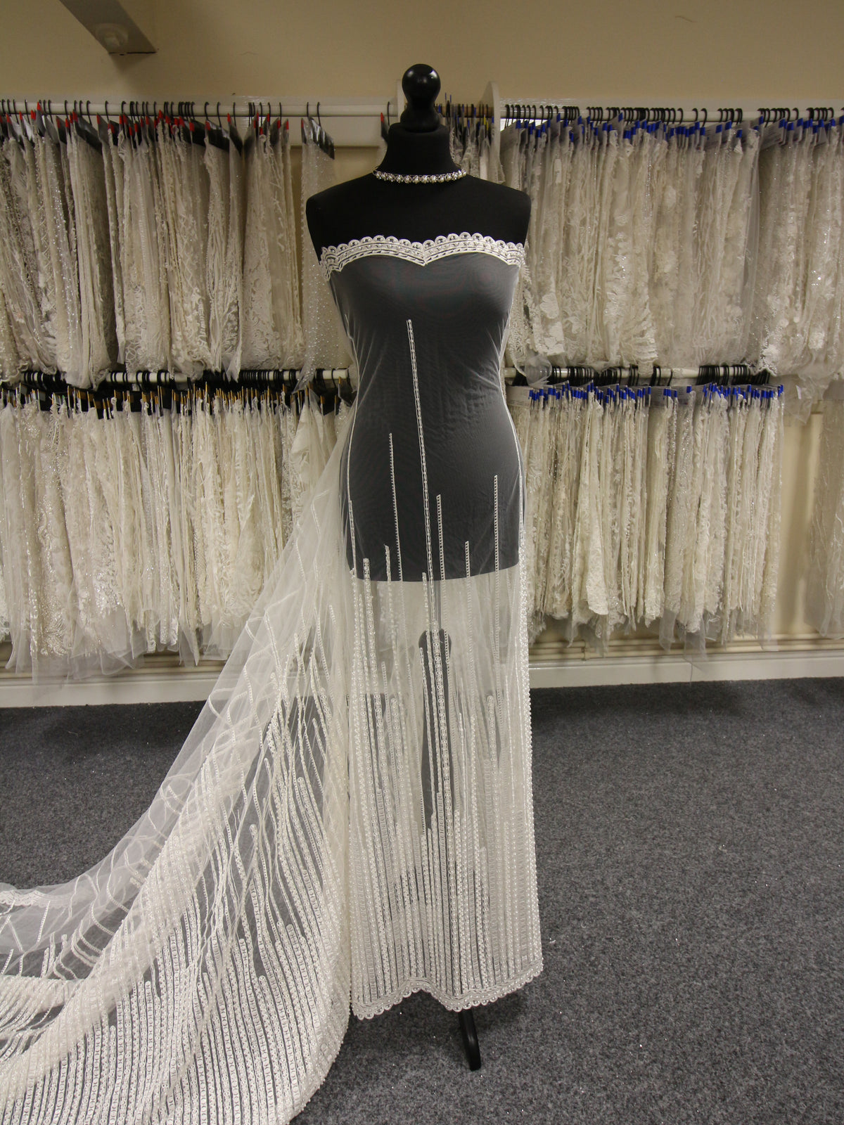 Elfenbeinfarbene Perlenspitze – Cersei