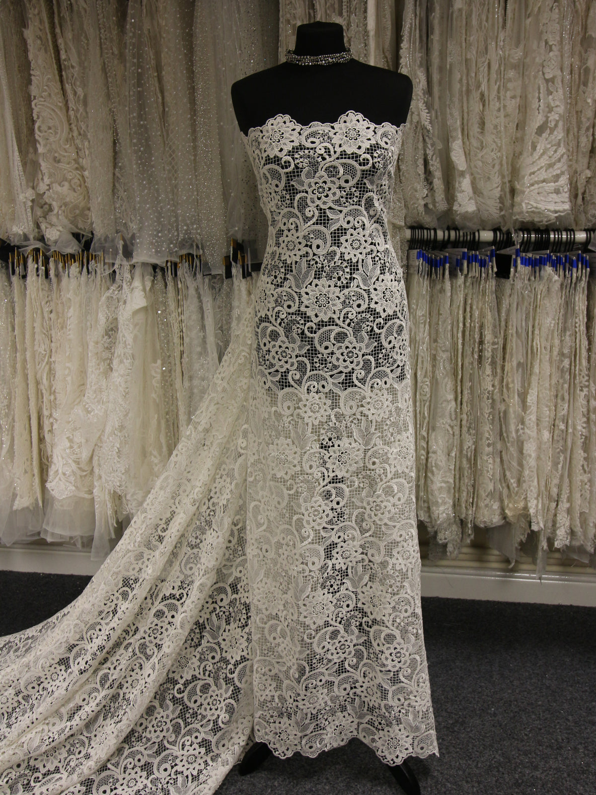 Ermäßigte Elfenbein-Guipure-Spitze – Cristal