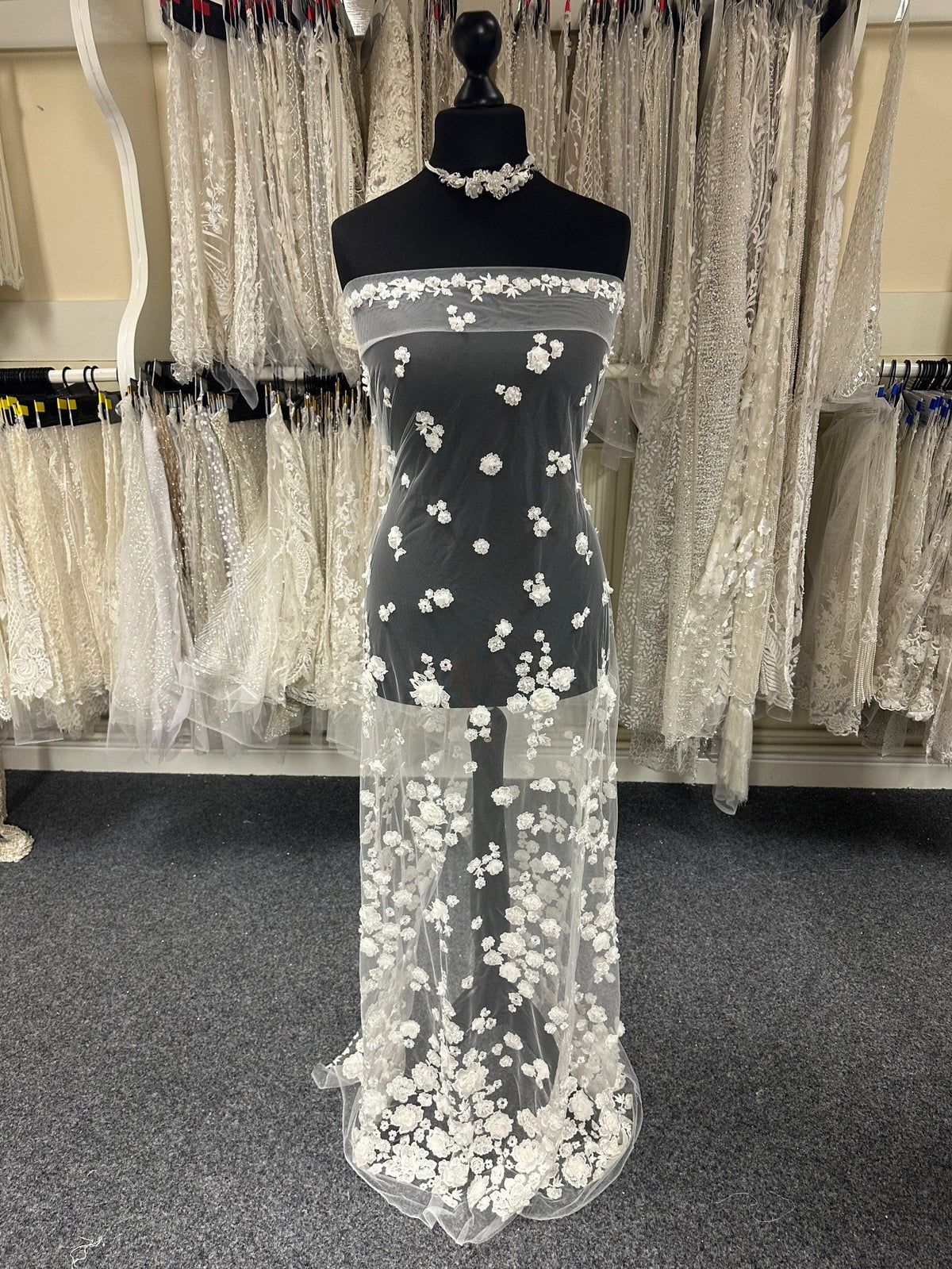 Elfenbeinfarbene Perlenspitze – Eugenie