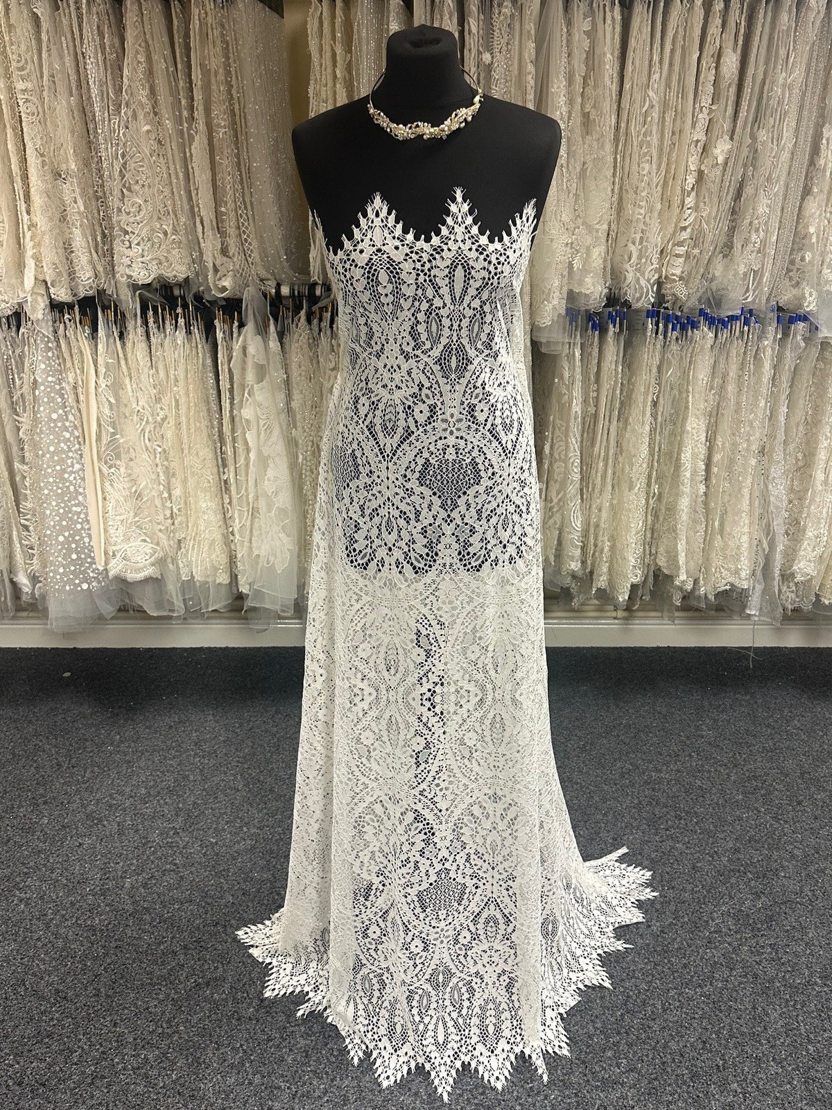 Elfenbeinfarbene Raschelspitze – Felicidad