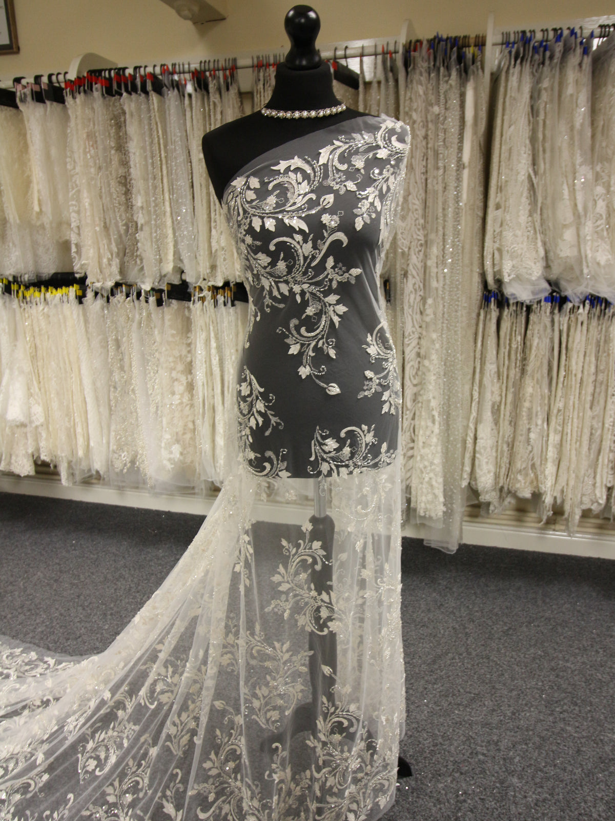 Elfenbeinfarbene Perlenspitze – Fritzi