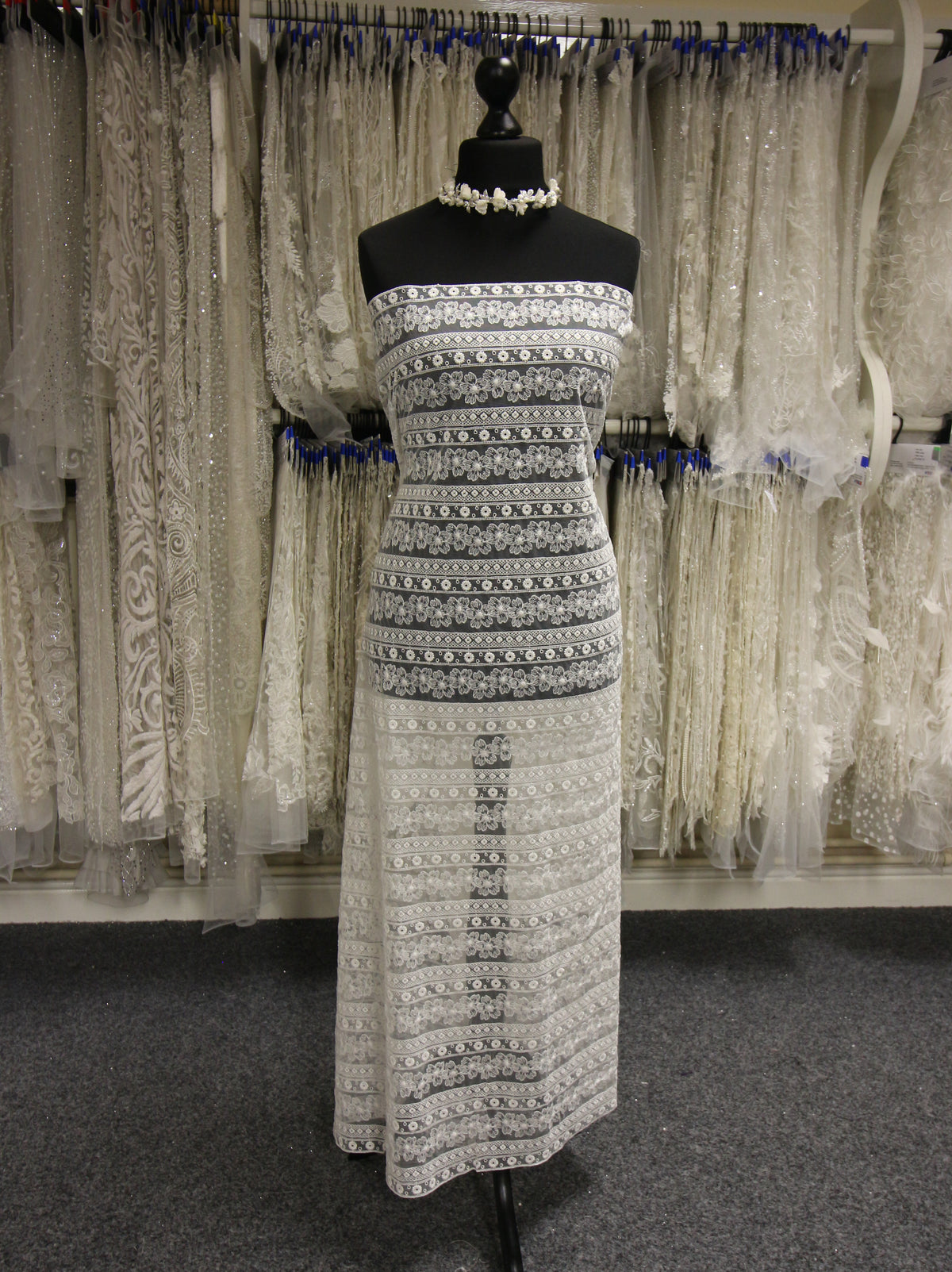 Elfenbeinfarbene bestickte Spitze – Giovanna