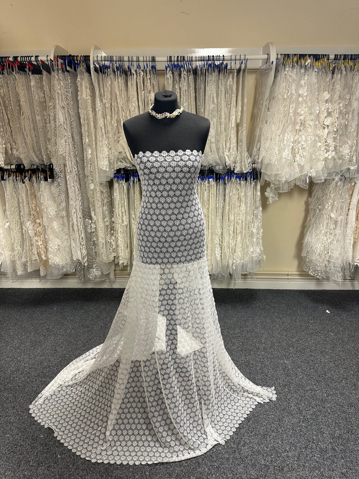 Elfenbeinfarbene Guipure-Spitze – Gordonia