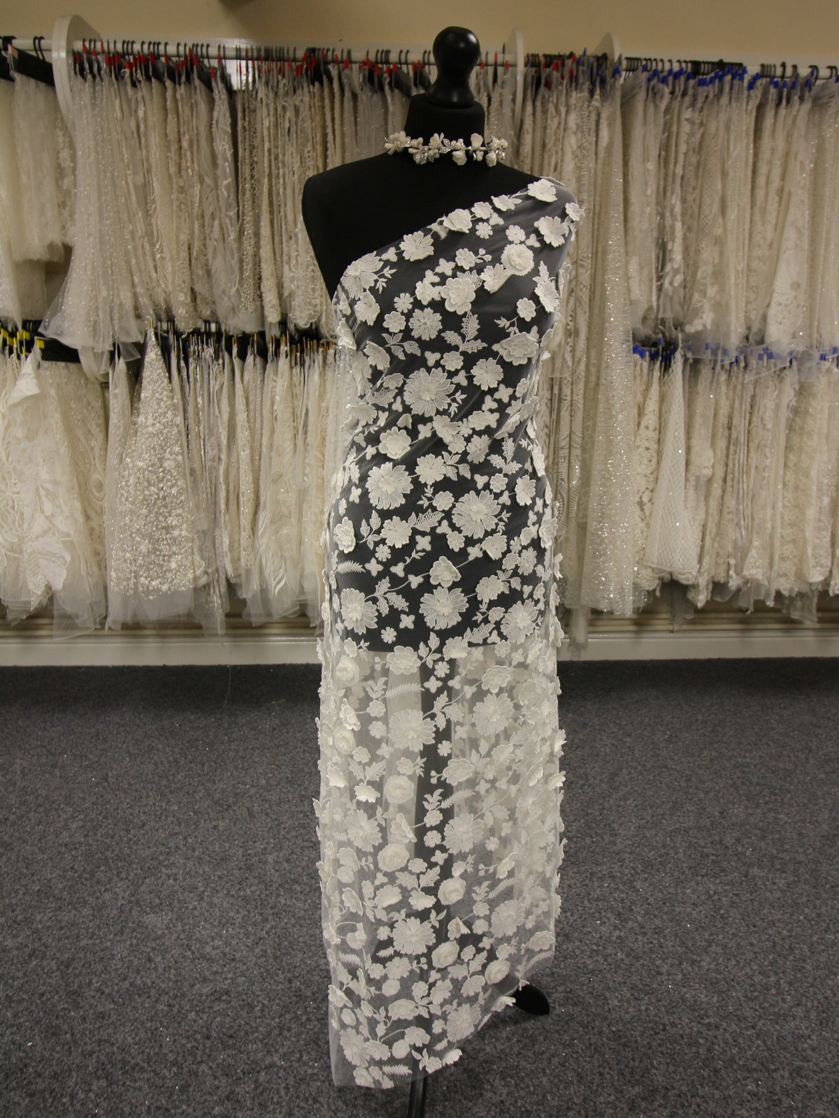 Elfenbeinfarbene 3D-Stickspitze – Hannie