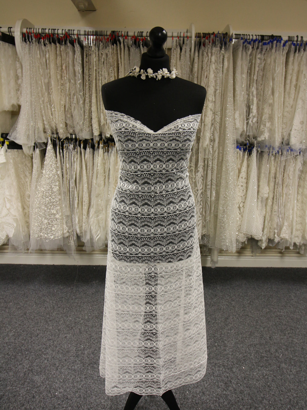 Elfenbeinfarbene französische Spitze – Kashvi