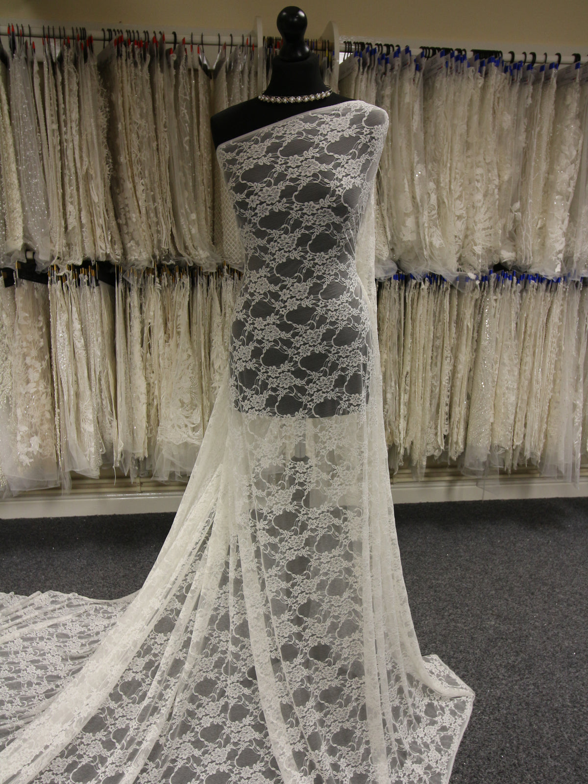 Elfenbeinfarbene Stretch-Spitze – Lorraine