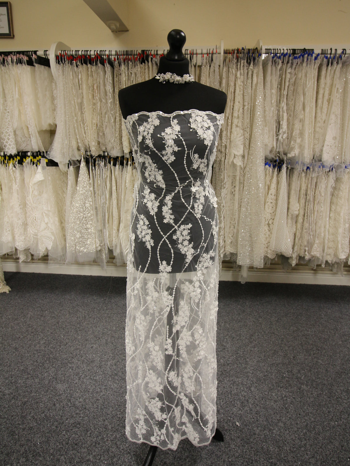 Elfenbeinfarbene 3D-Blumenspitze – Ludivine