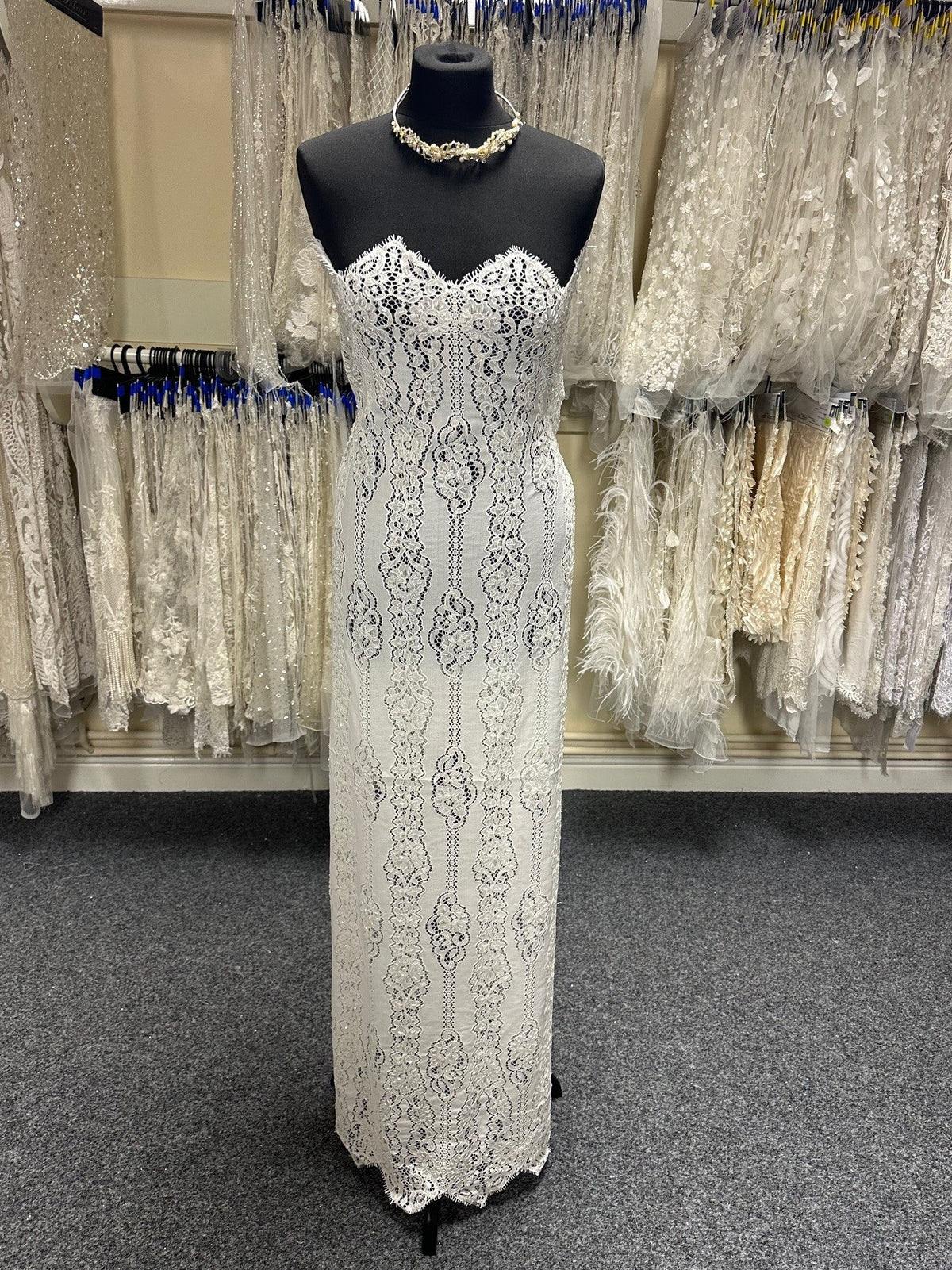 Elfenbeinfarbene Perlenspitze – Magnolie