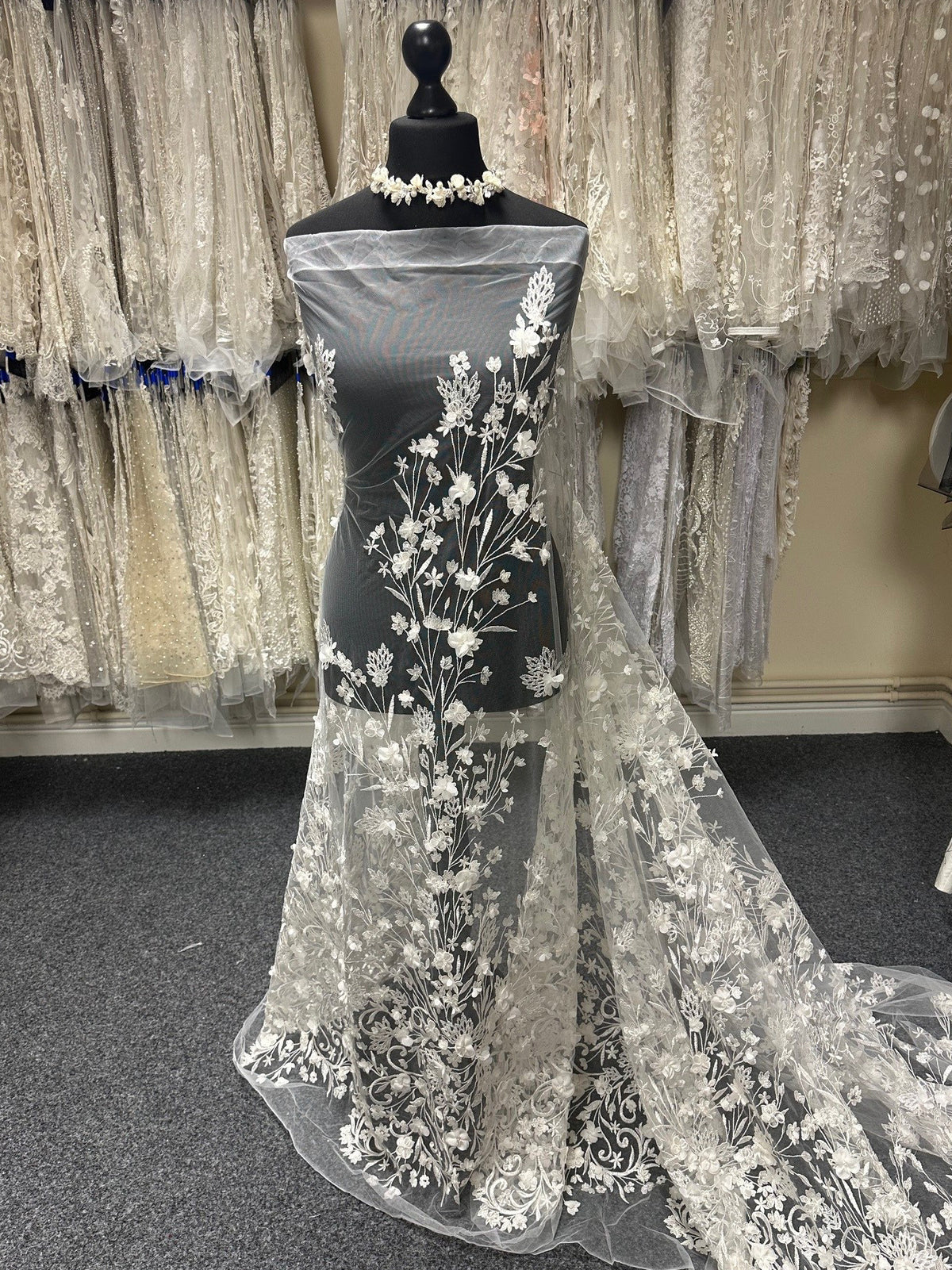 Elfenbeinfarbene 3D-gestickte Spitze – Milena