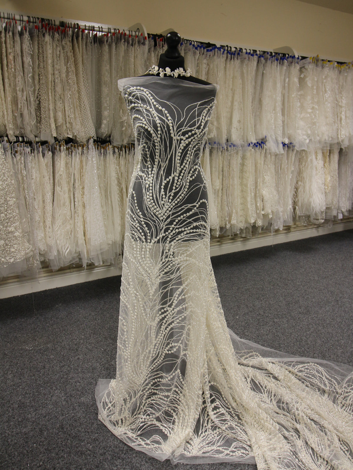 Elfenbeinfarbene Glitzerspitze – Sharman