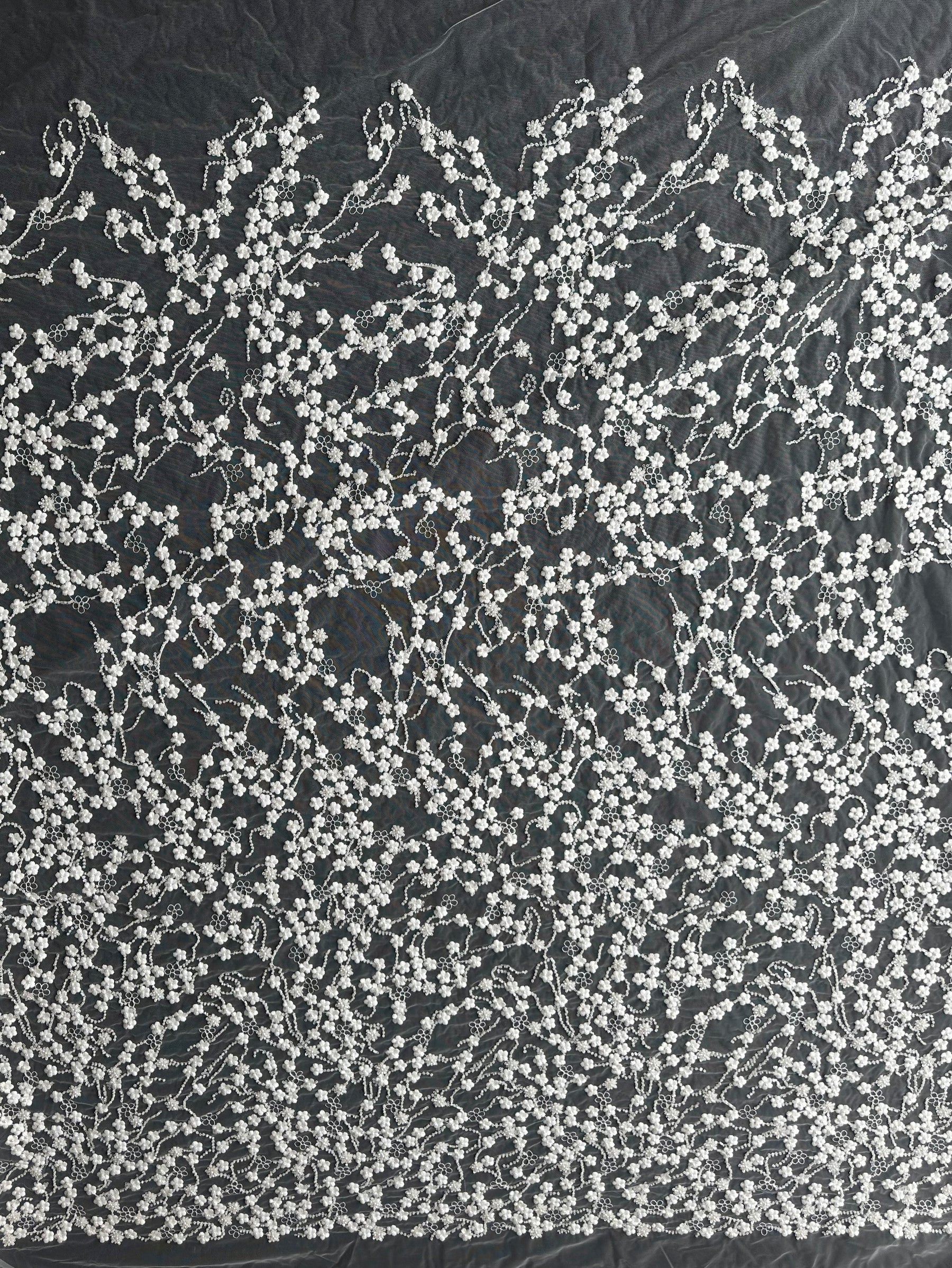 Elfenbeinfarbene bestickte Spitze - Yuna