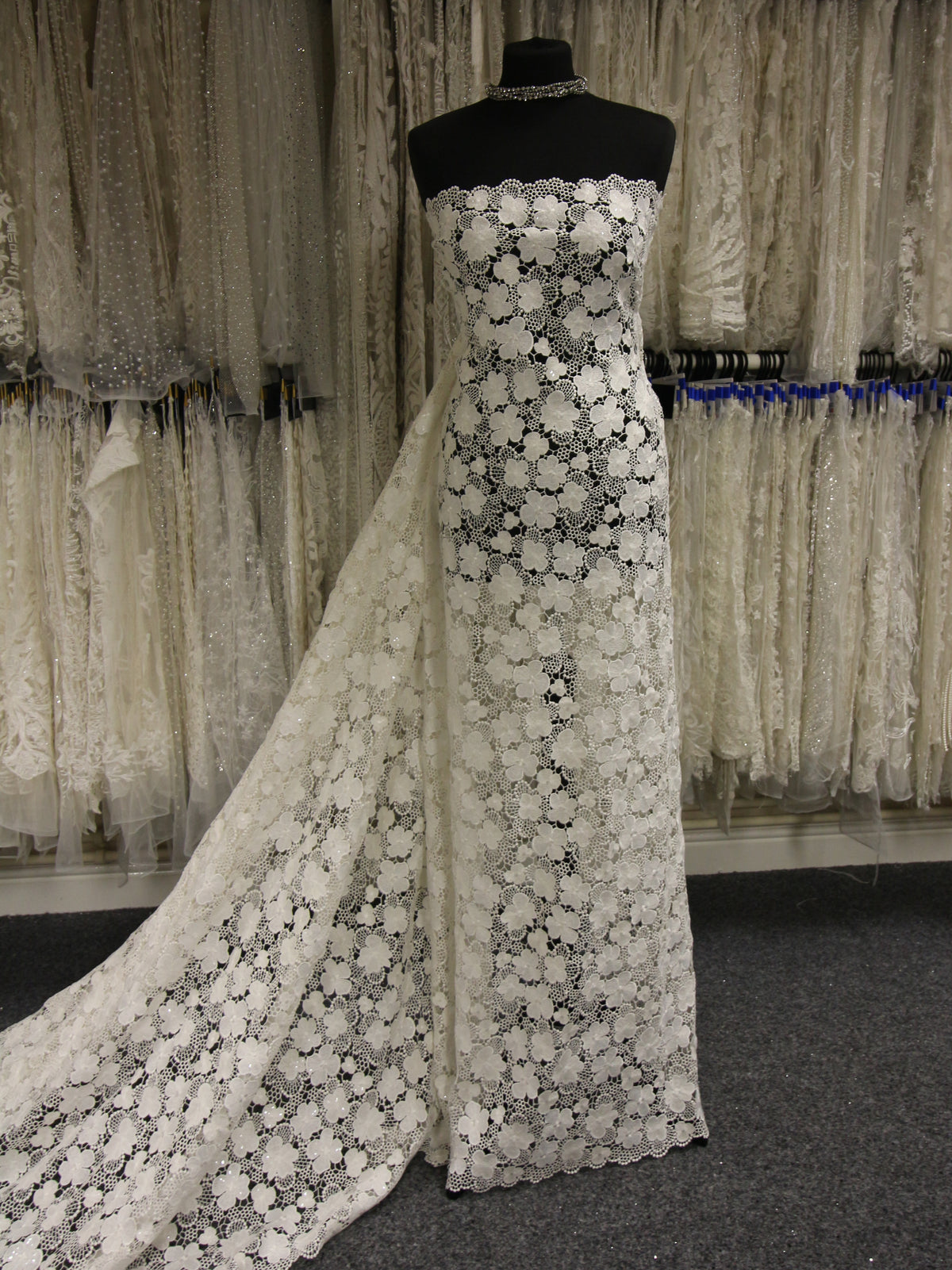 Elfenbeinfarbene Guipure-Spitze mit Pailletten – Zariah