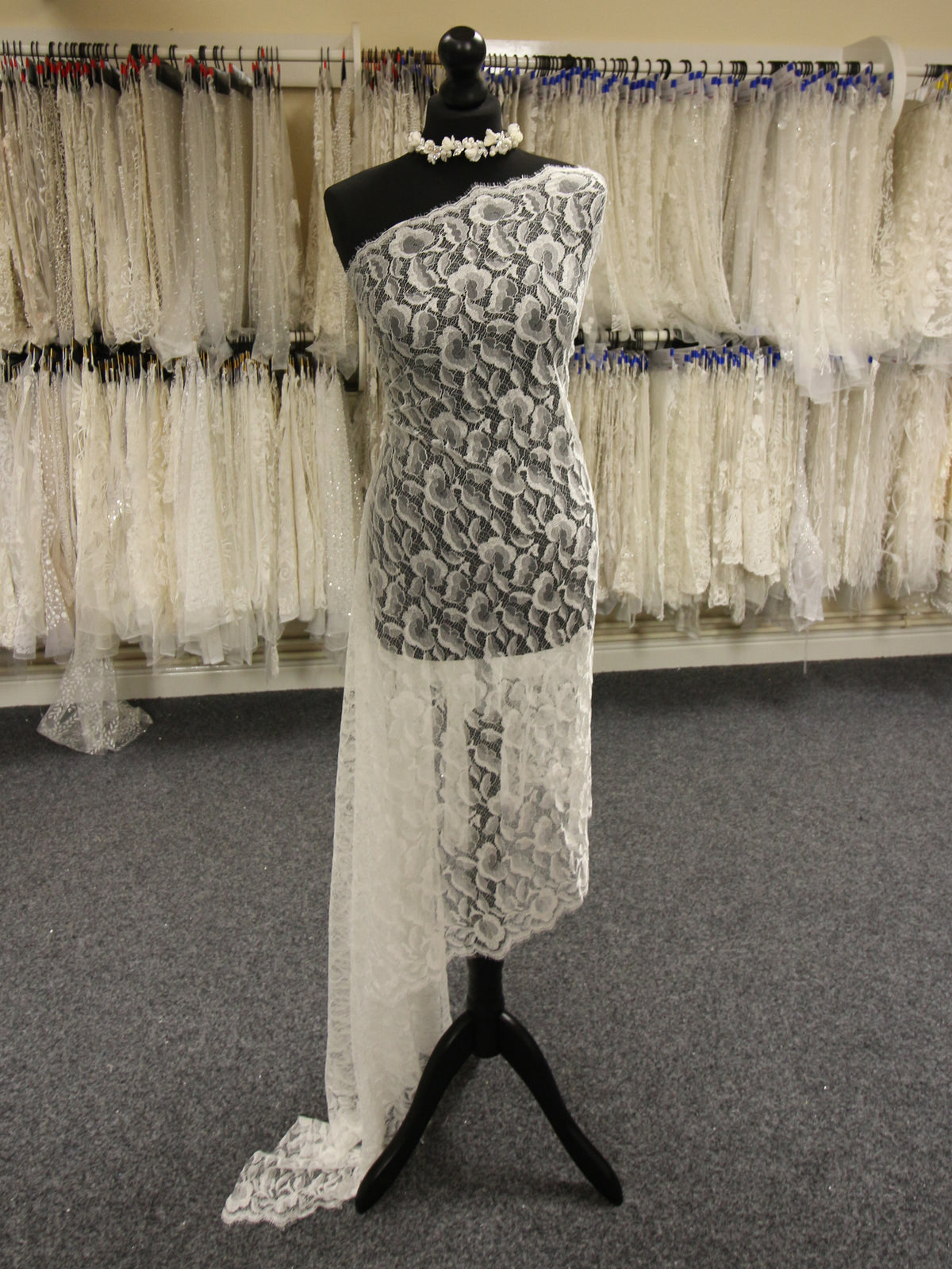 Elfenbeinfarbene Chantilly-Spitze – Kirsten