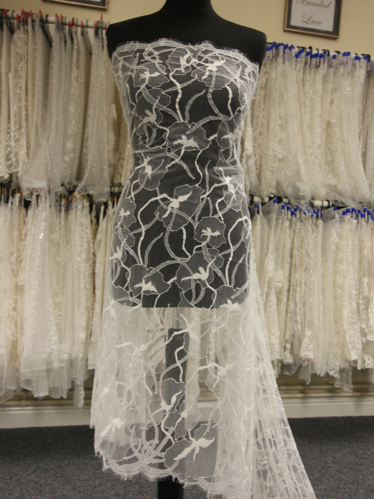 Elfenbeinfarbene Chantilly-Spitze – Aggie