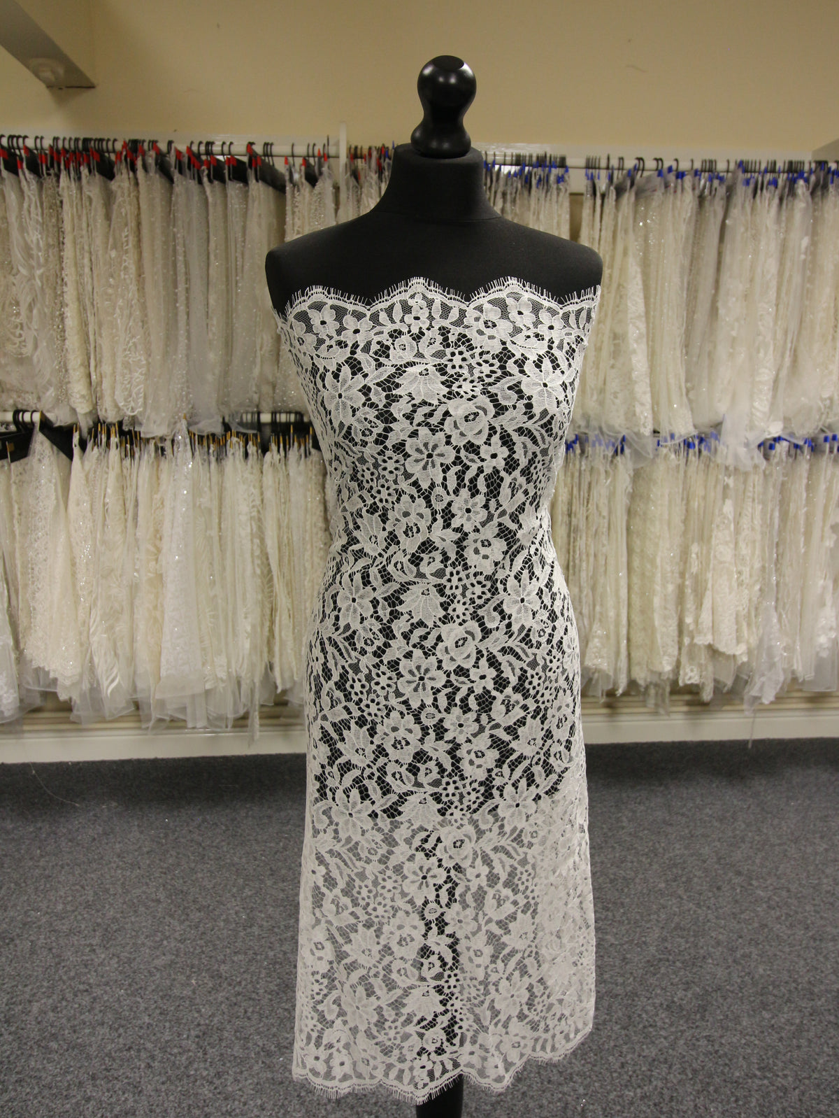 Ökologische Chantilly-Spitze in Elfenbein - Berenice