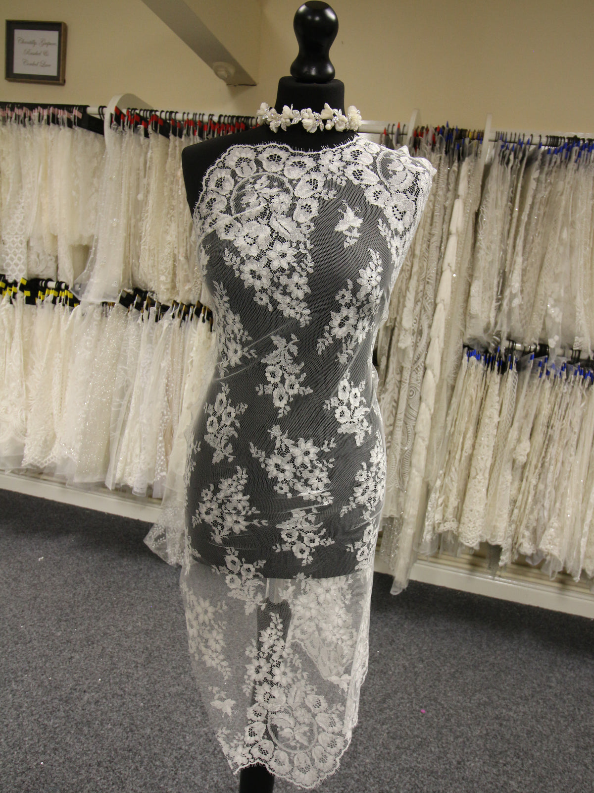 Elfenbeinfarbene Chantilly-Spitze – Wendy