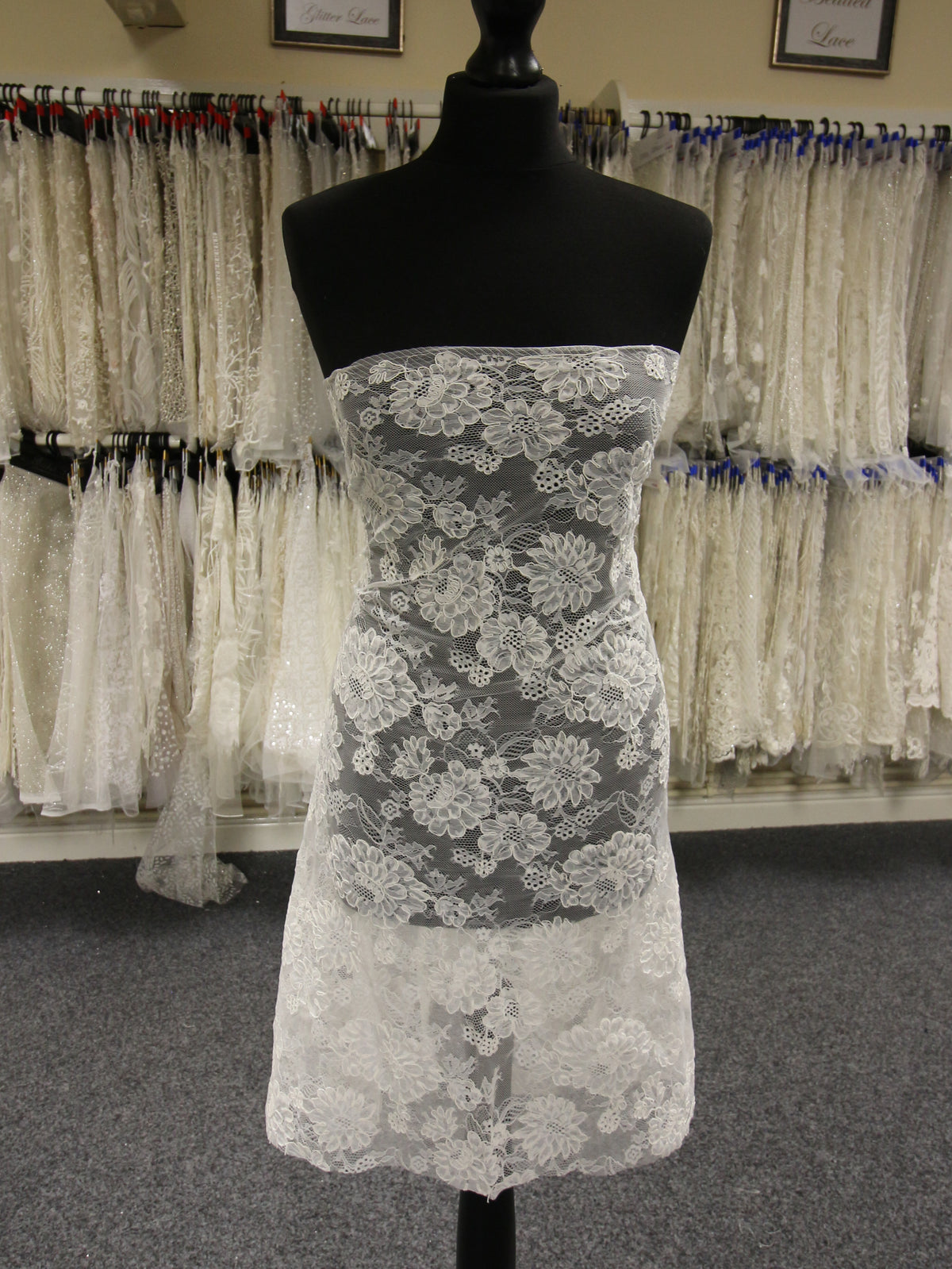 Elfenbeinfarbene Kordelspitze – Nadia