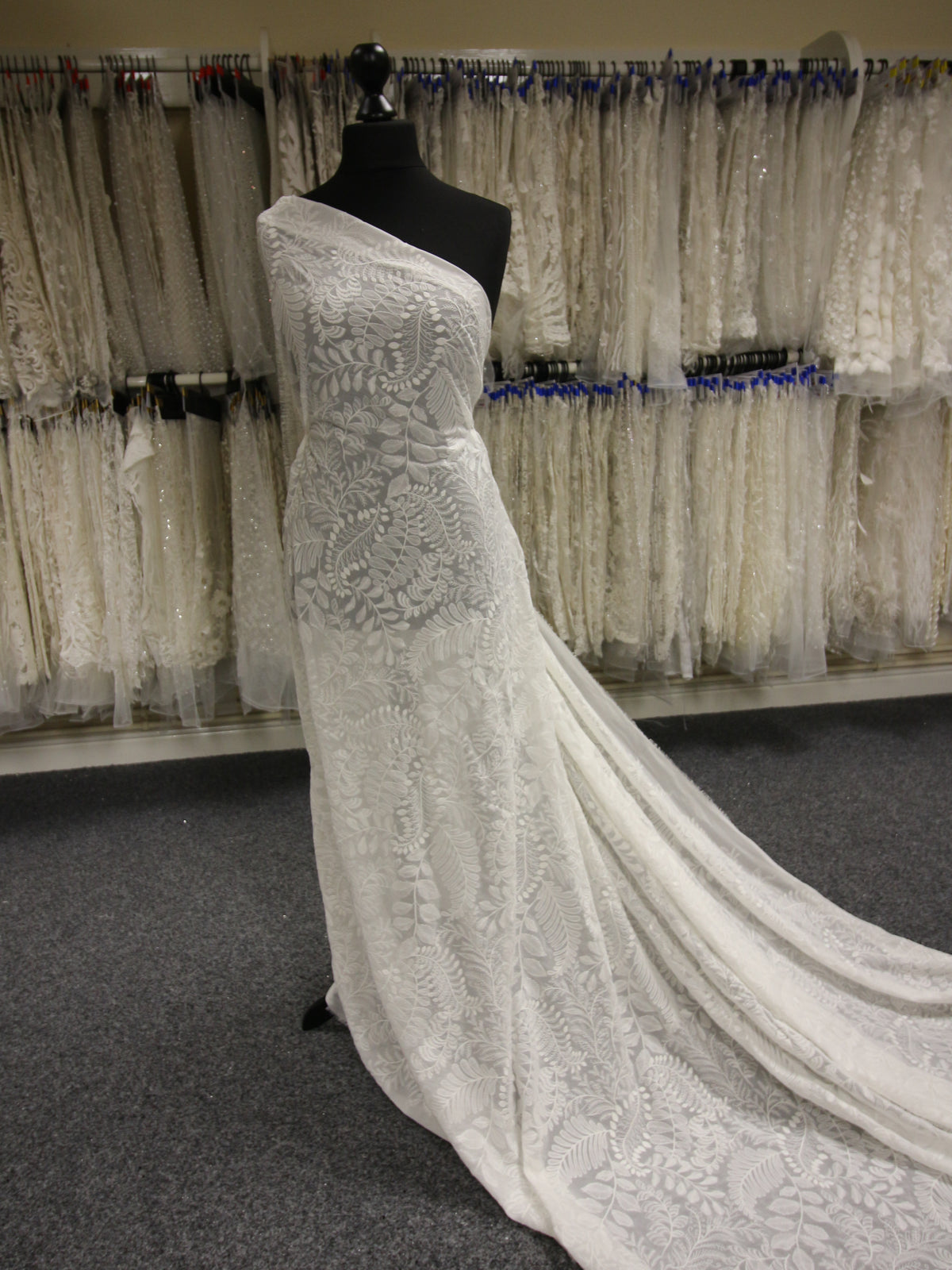 Elfenbein bestickter Georgette – Chicco