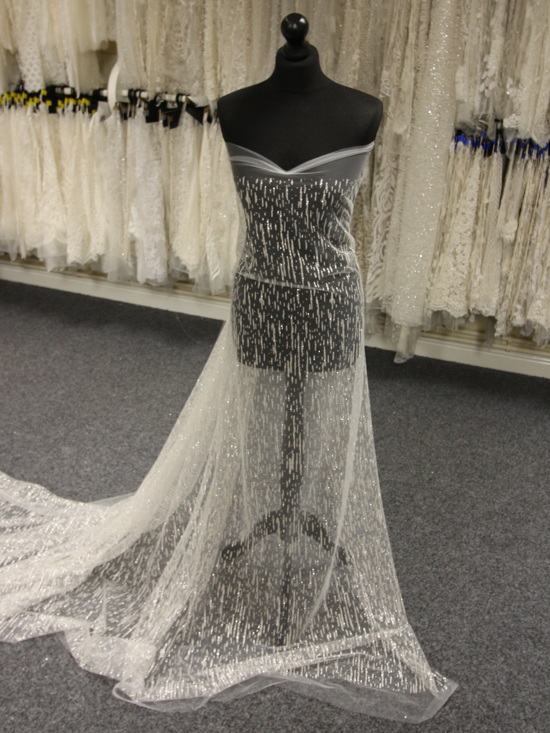 Elfenbeinfarbene Glitzerspitze – Elise