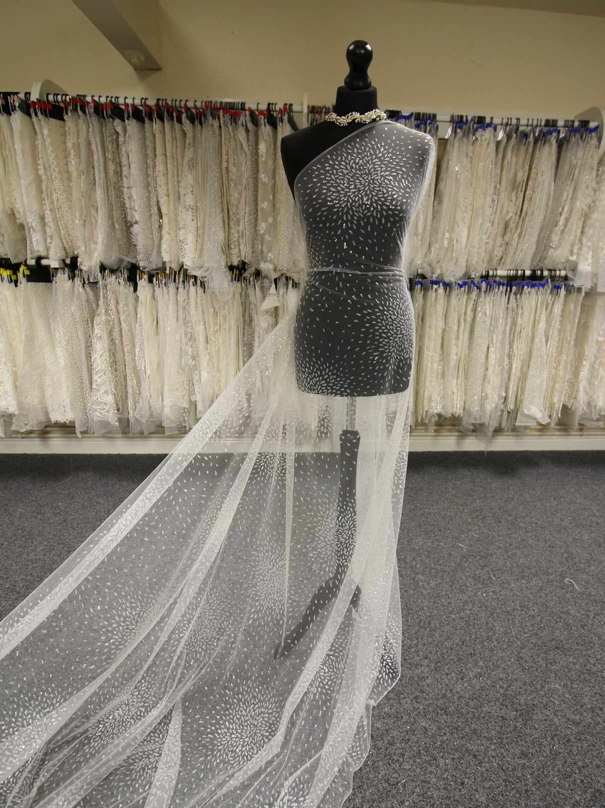 Elfenbeinfarbener Glitzertüll – Florentine