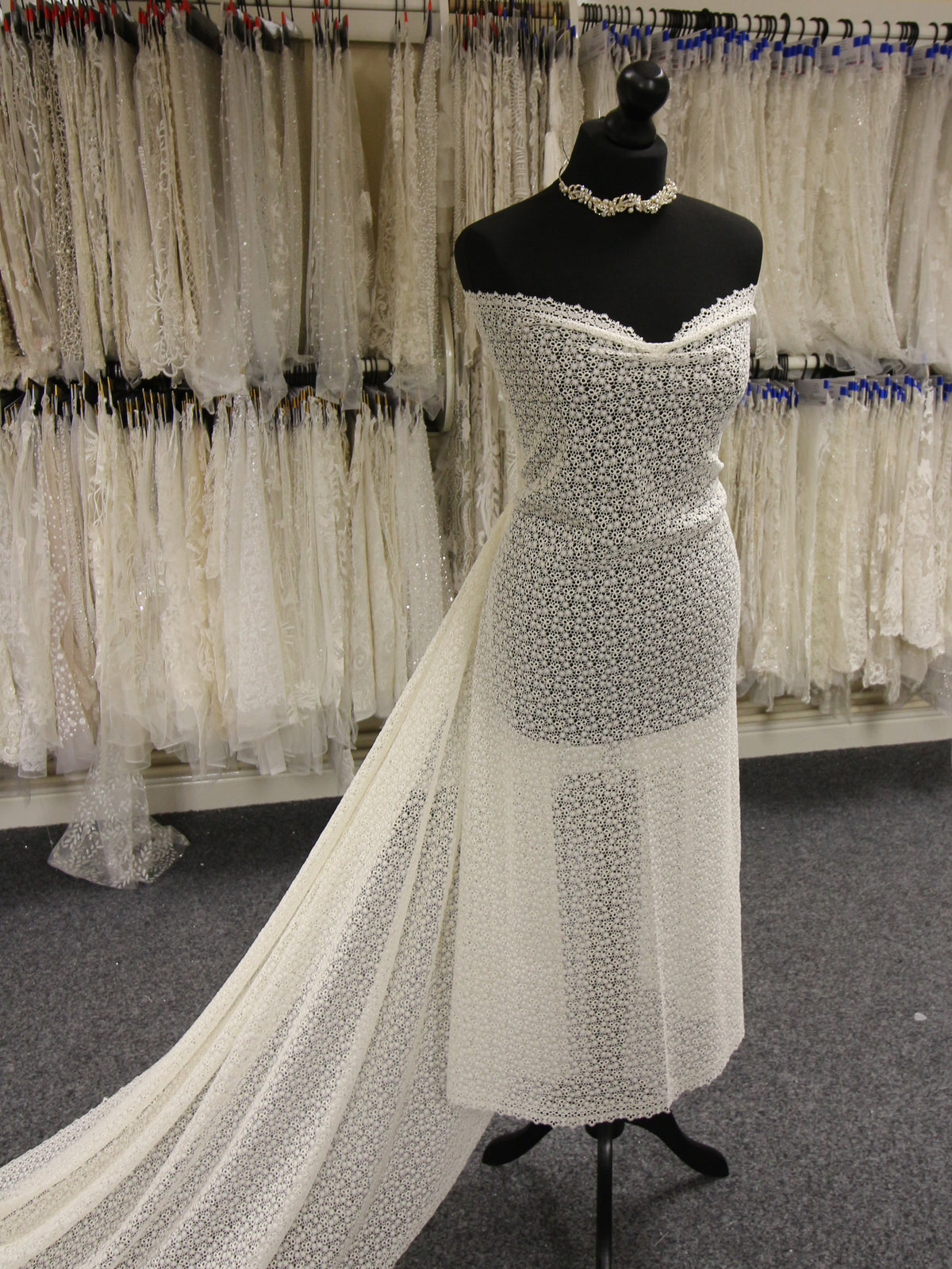 Elfenbeinfarbene Guipure-Spitze – Judina