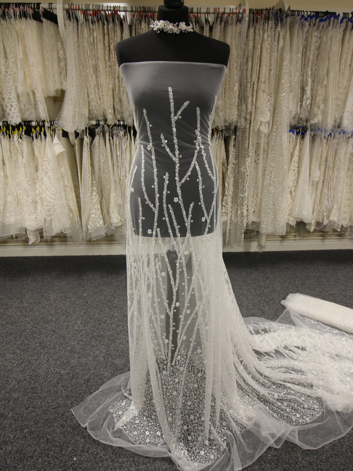 Elfenbeinfarbene Paillettenspitze – Azra