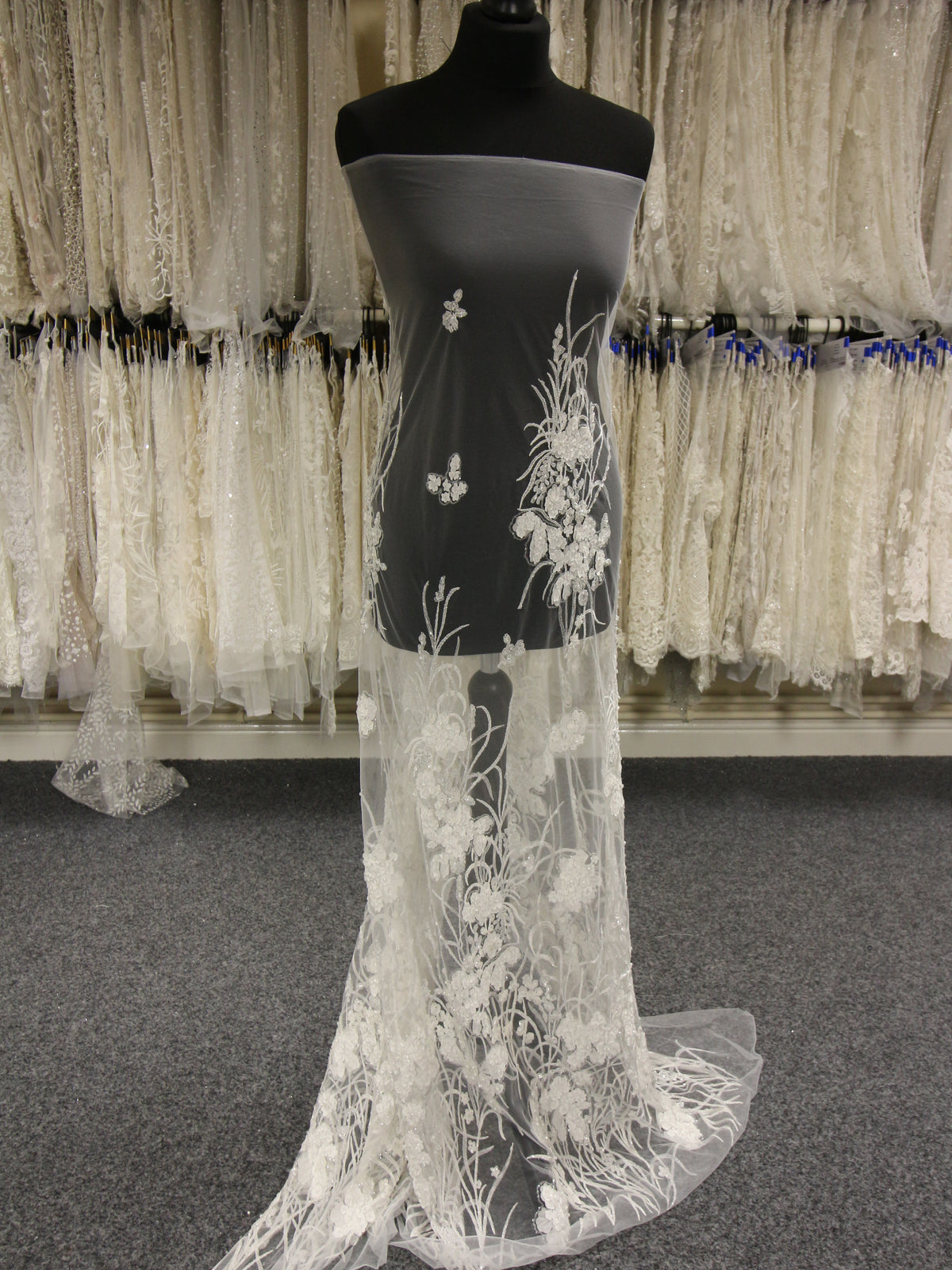 Elfenbeinfarbene laserbestickte Spitze – Cruz