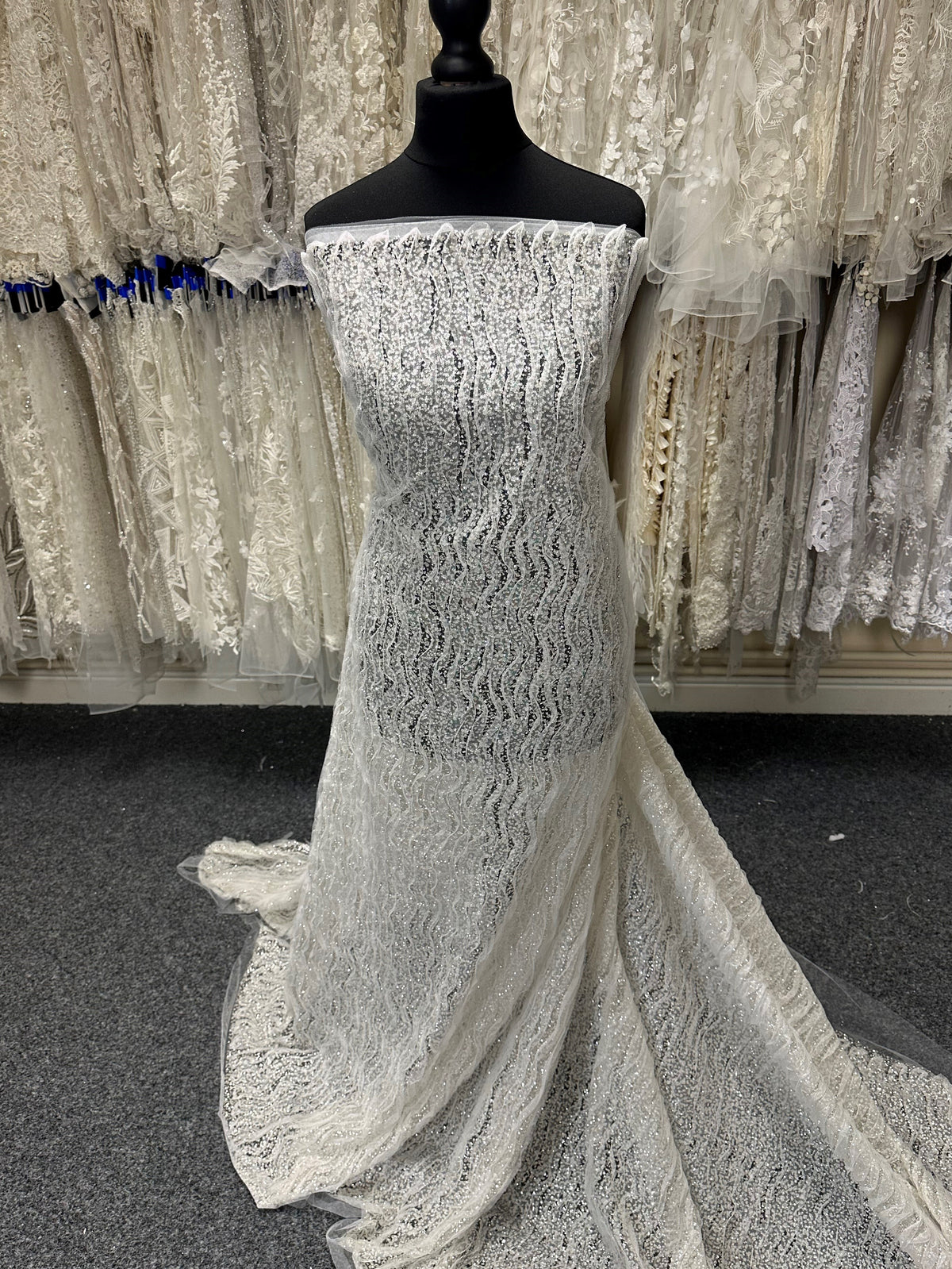 Elfenbeinfarbene Couture-Spitze – Empanda