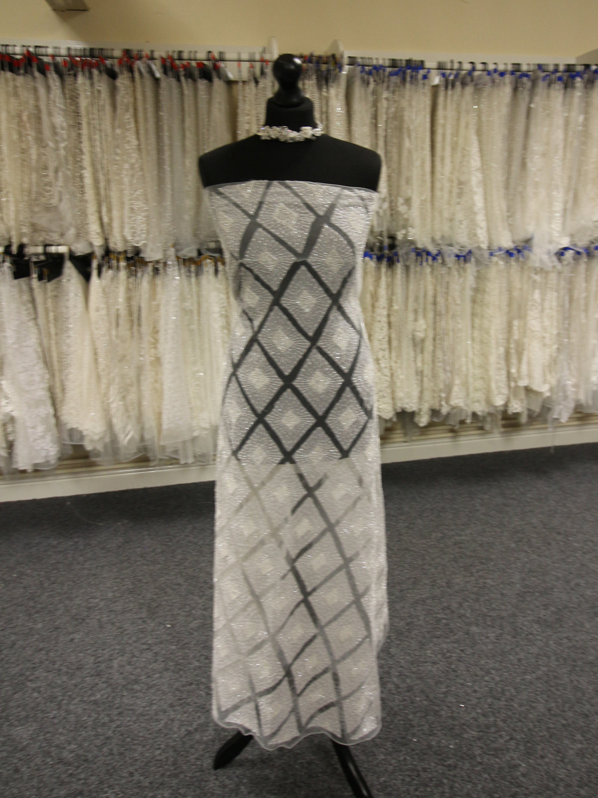 Elfenbeinfarbene Perlenspitze – Frances