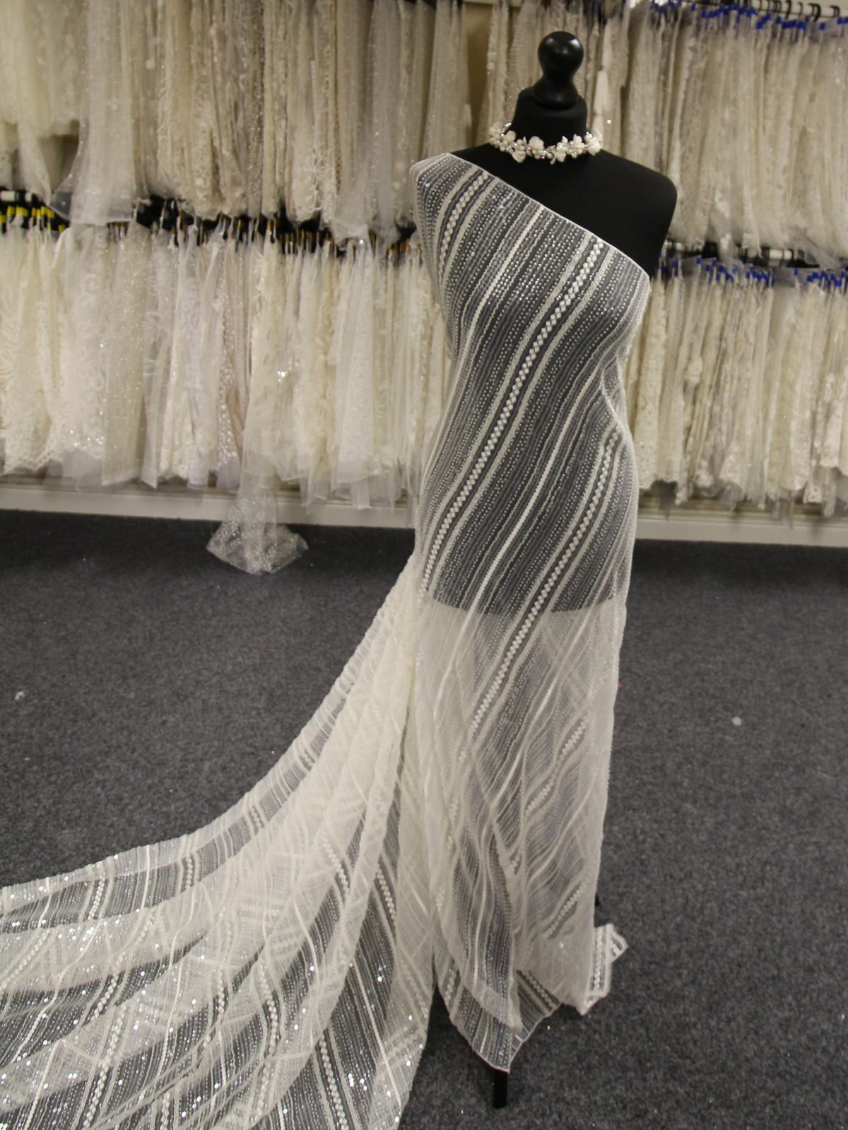 Elfenbeinfarbene Perlenspitze – Garance